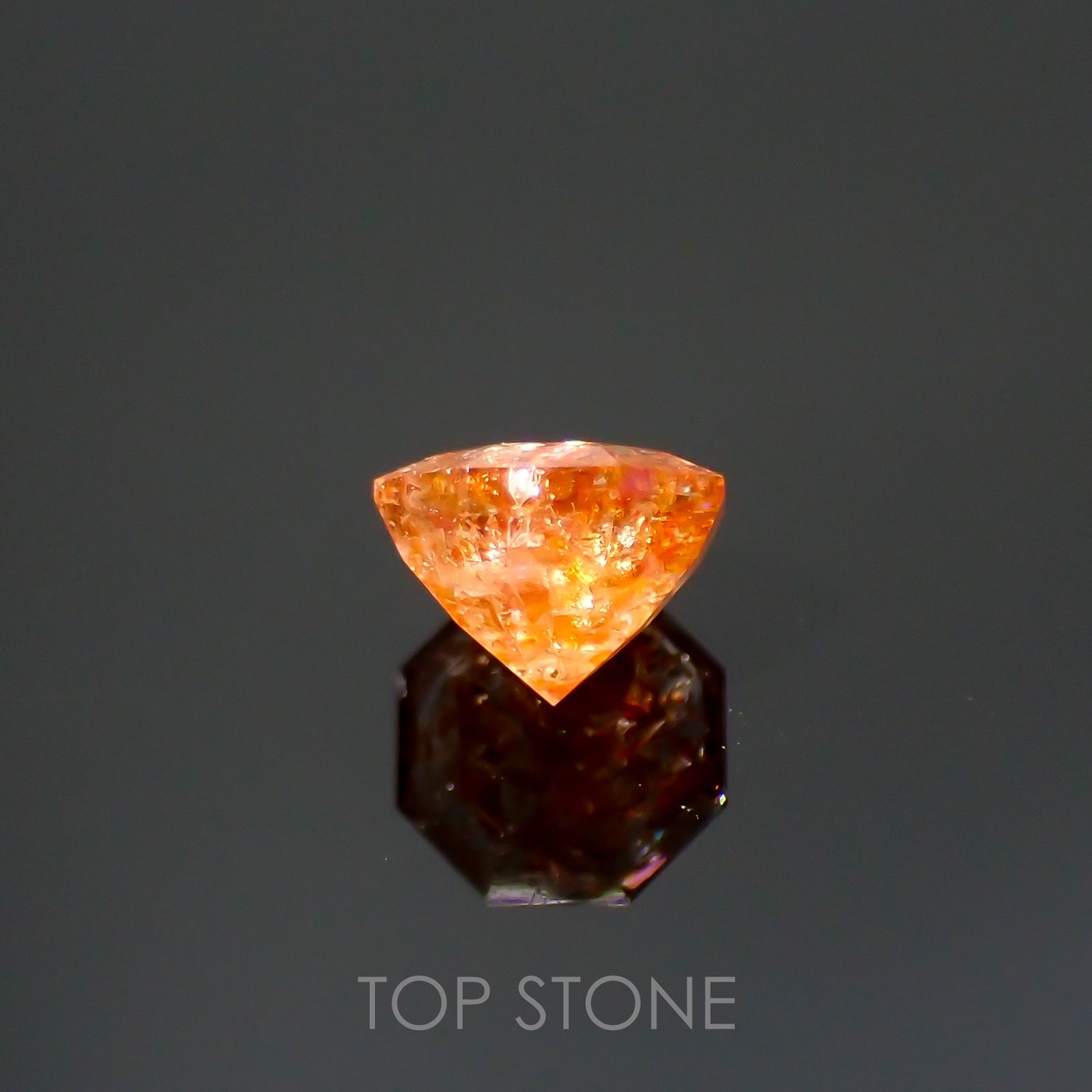 ◇オクタゴンカット◇イリュージョンサンストーン インド産 0.77ct[220115488]5.7x5.6mm前後