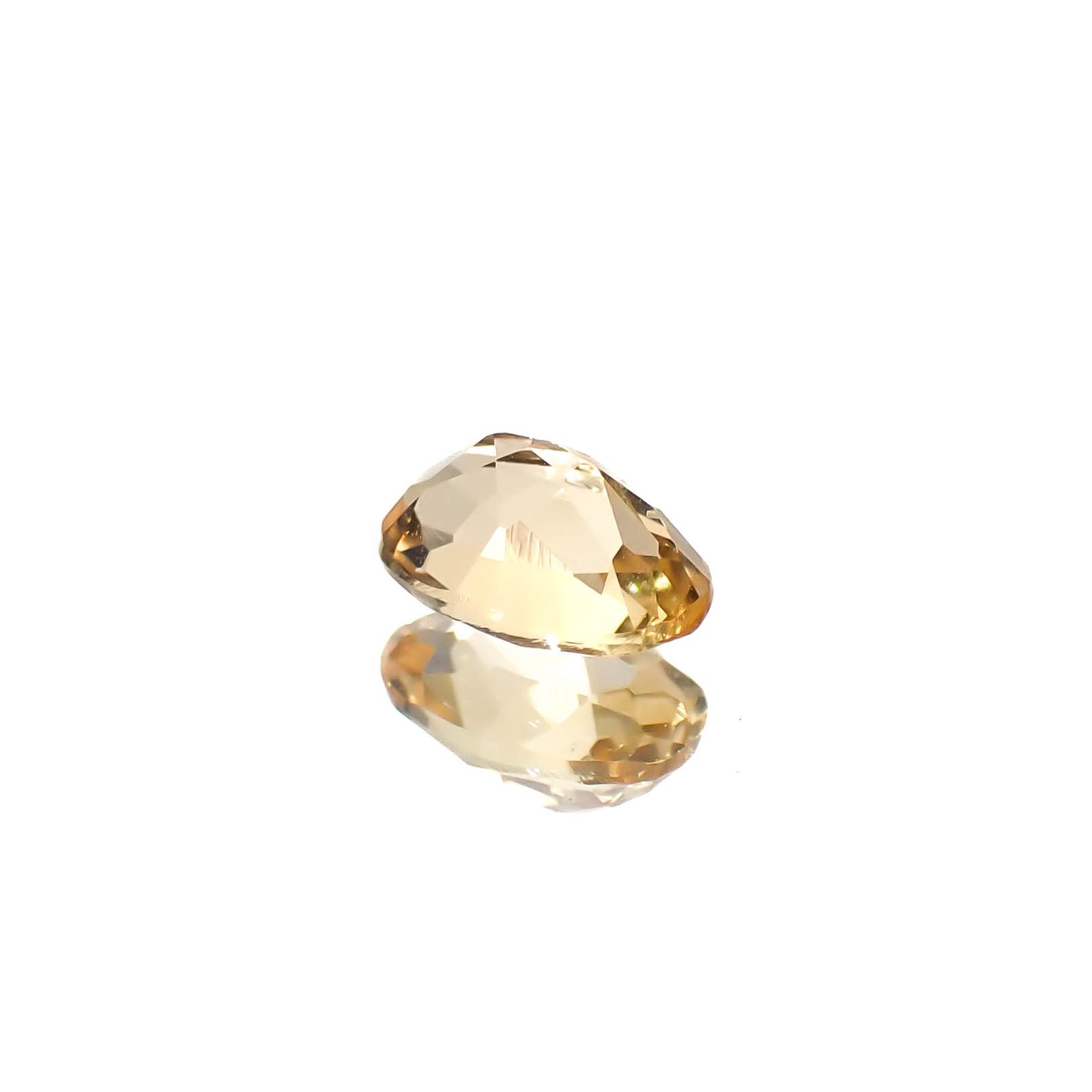 インペリアルトパーズ(宝石名トパーズ)ブラジル産 0.59ct / 6.1x4.1mm前後 [250630494]