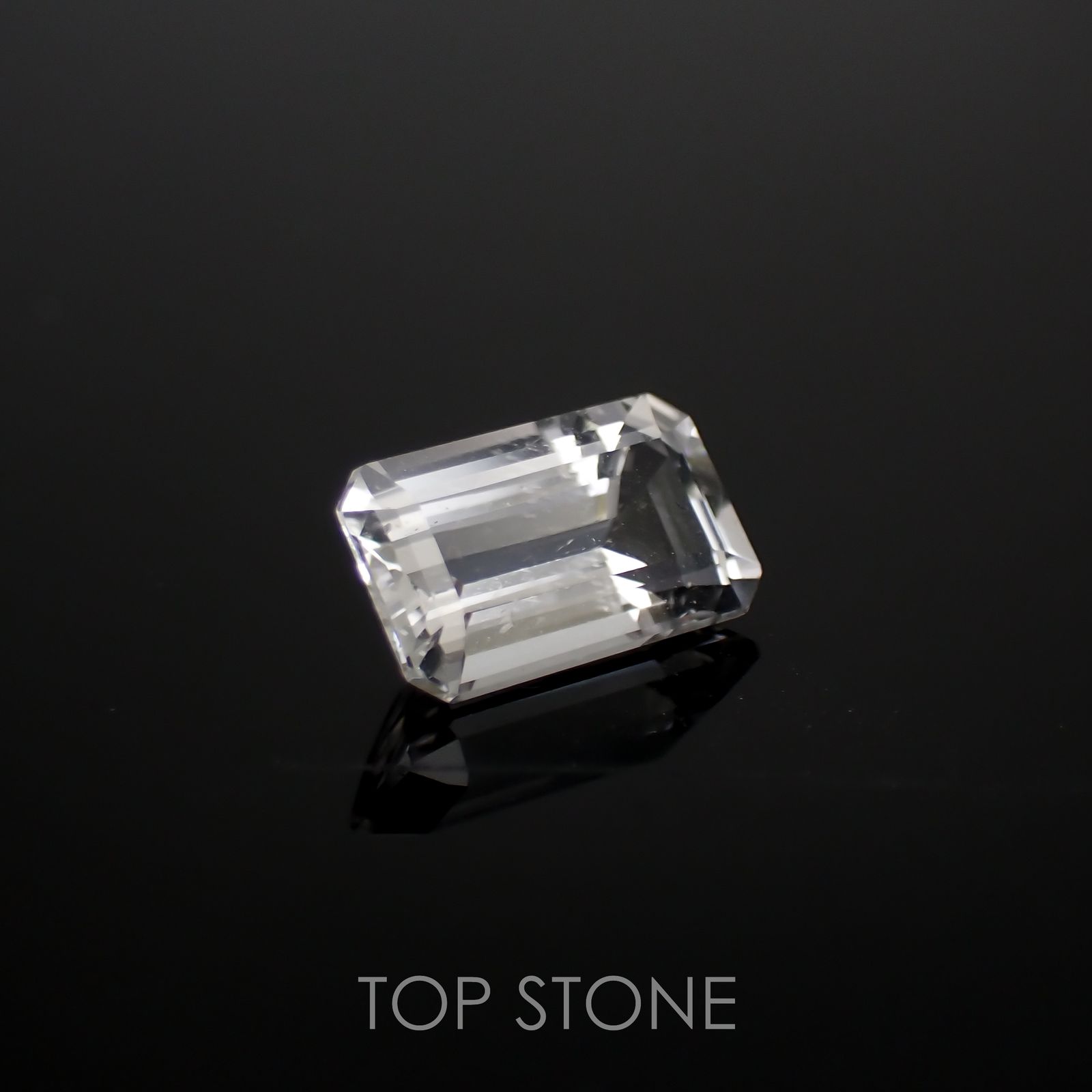 フェナカイト(宝石名フェナカイト)マダガスカル産 1.90ct 識別済[220716960]9.9x5.9mm前後
