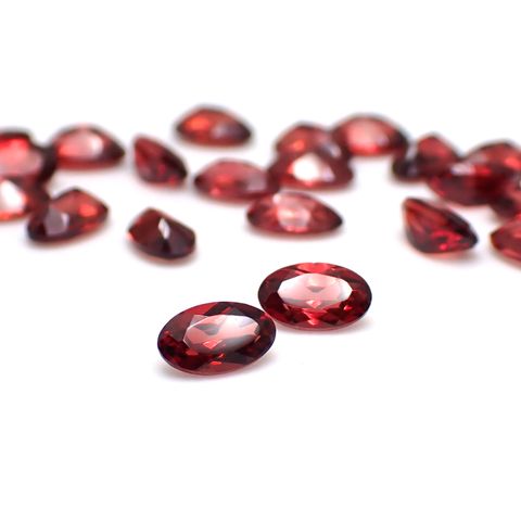 ◇ランダムセレクト◇パイロープアルマンディンガーネット モザンビーク産 約0.28ct / 5x3mm前後 [260532207-PAC]