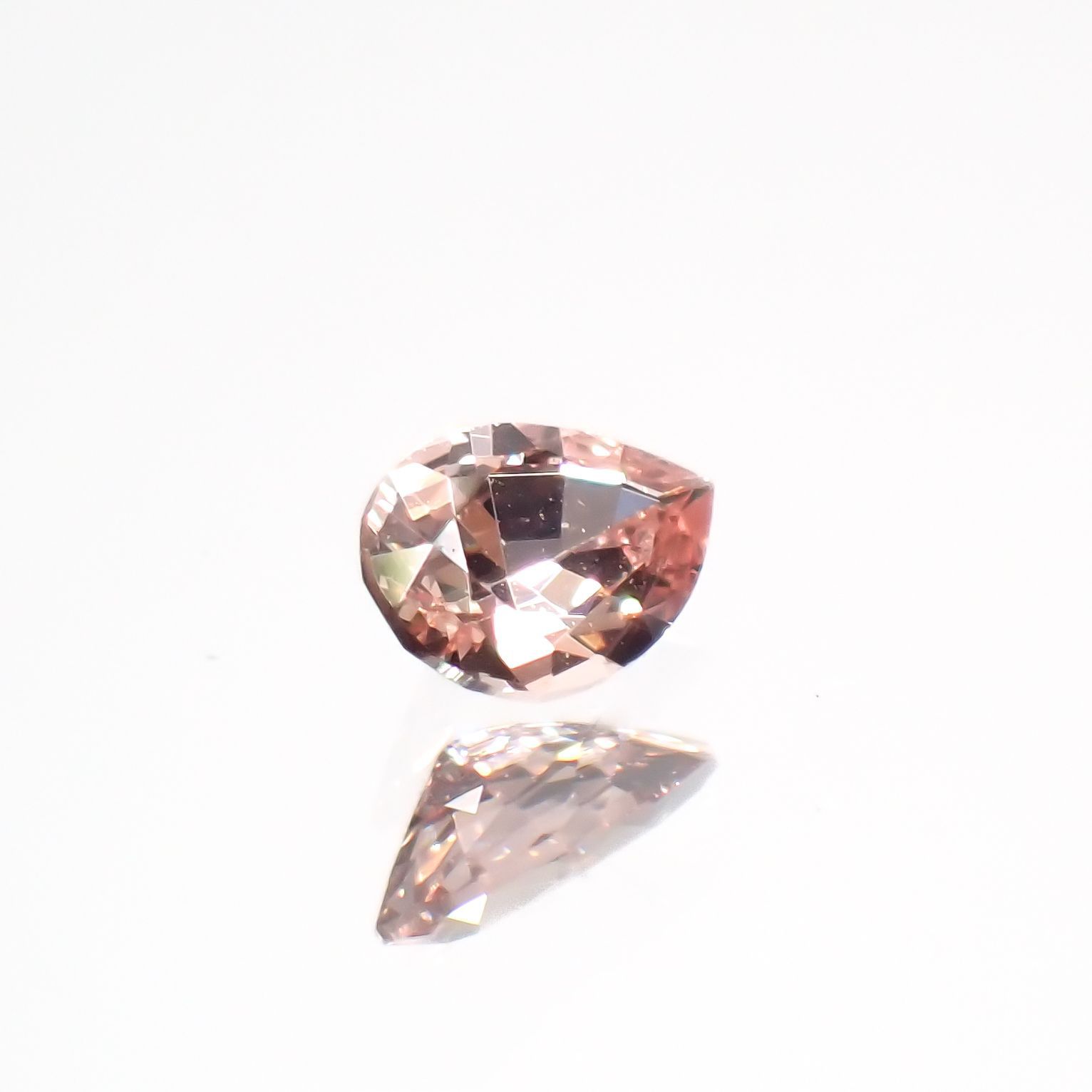 パパラチャサファイア(宝石名サファイア/別名パパラチャ・サファイア)スリランカ産 0.059ct ソ付(日独)[221219646]3.02x2.08mm前後