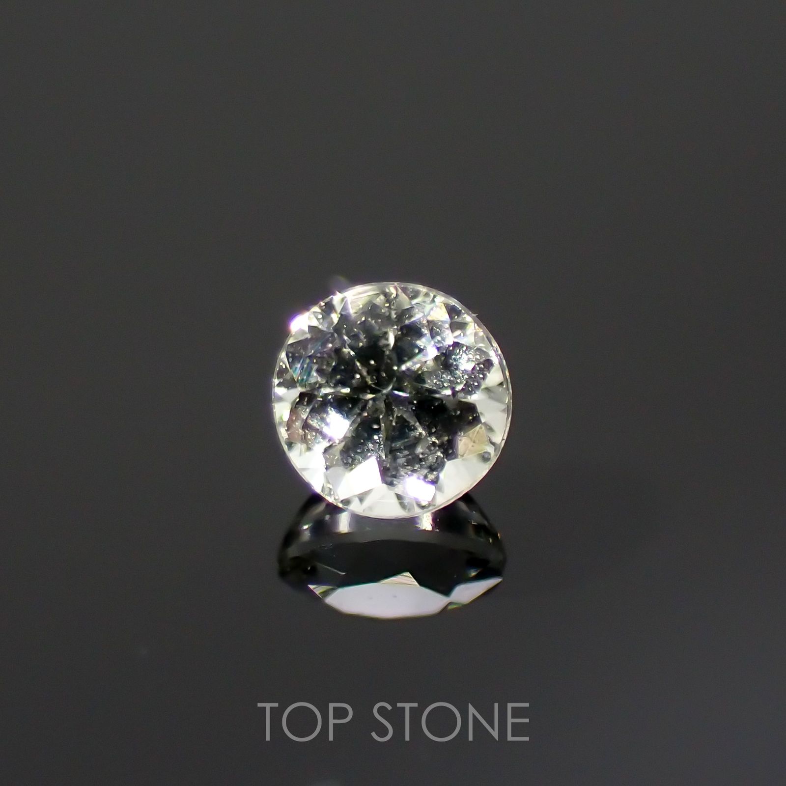 リューコガーネット(宝石名ホワイト グロッシュラー・ガーネット)ビルマ産 0.14ct 識別済[220115437]2.8x2.8mm前後