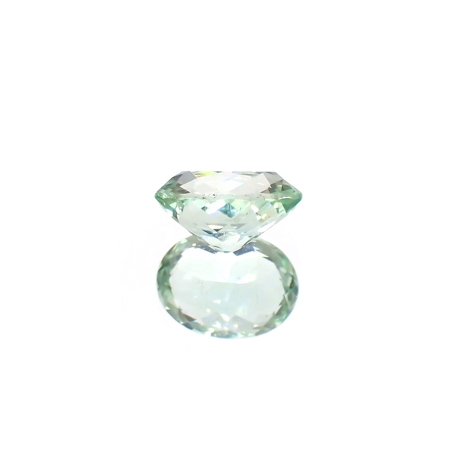 バナジウムコーネルピン(宝石名コーネルピン)タンザニア・タンガ州産 識別済 1.34ct / 7.7x5.8mm前後 [220115634]