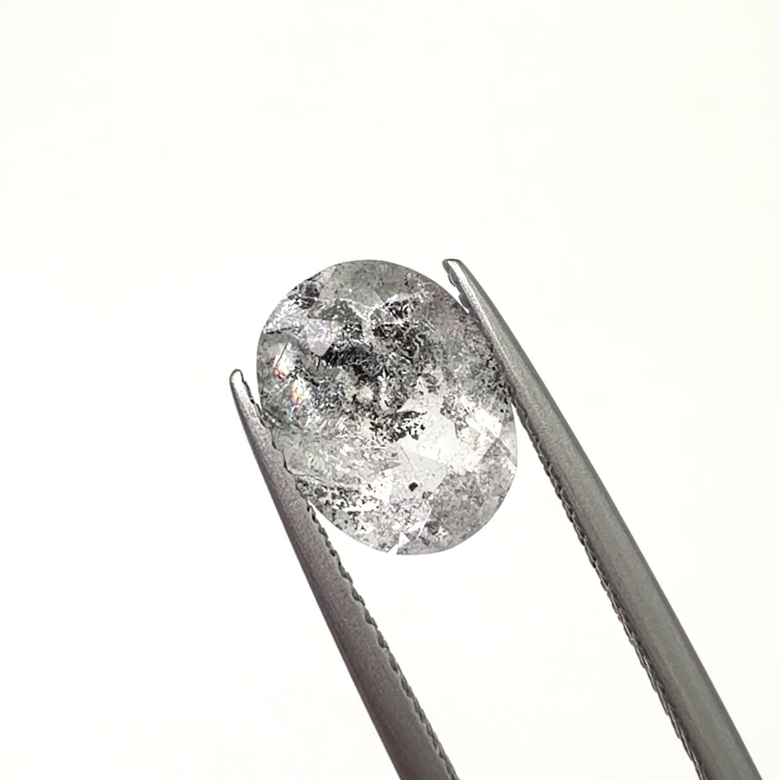 グラファイトインクォーツ ブラジル産 2.49ct / 10.2x7.9mm前後