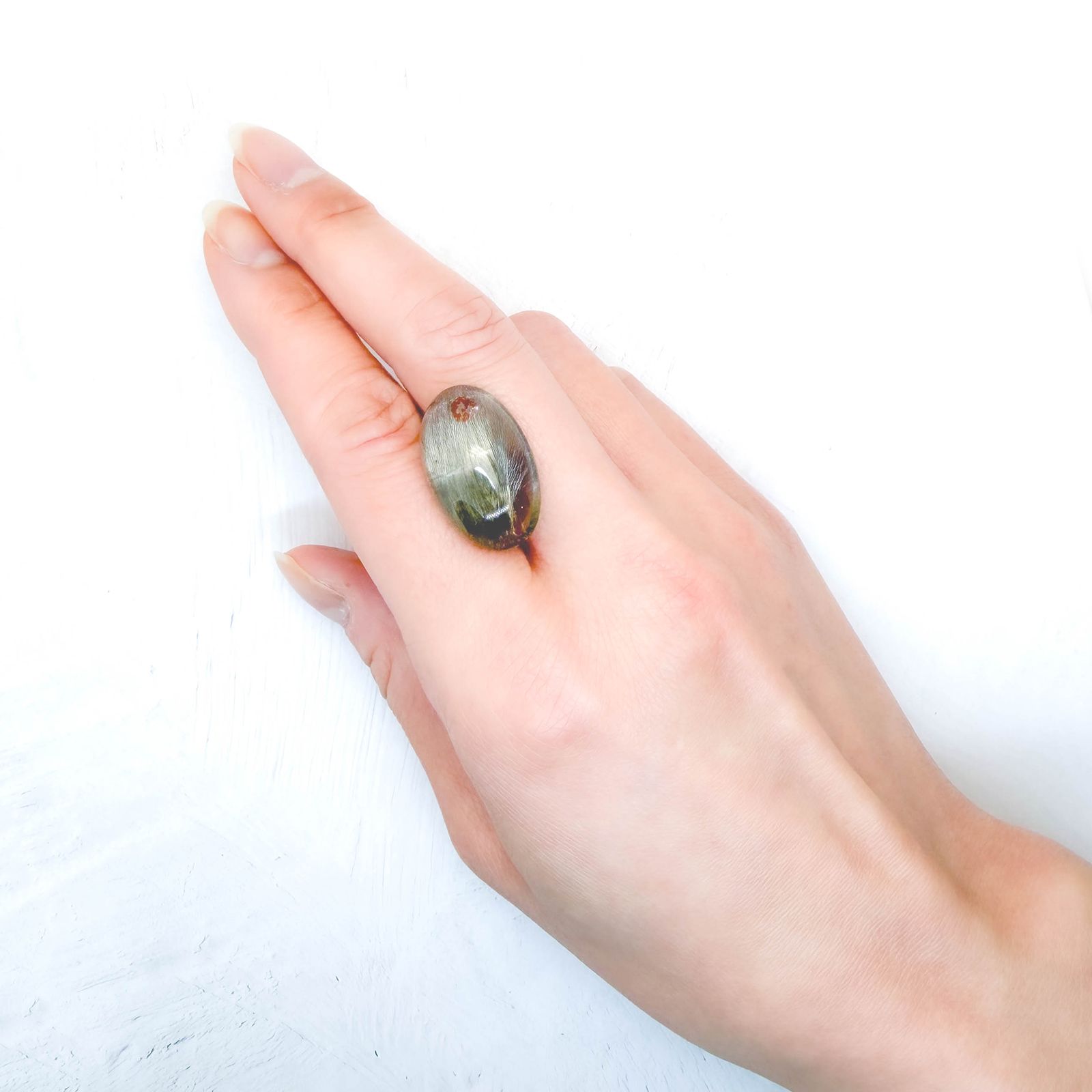 プラチナクォーツ ブラジル産 24.39ct / 23.6x14.8mm前後 [260131610]