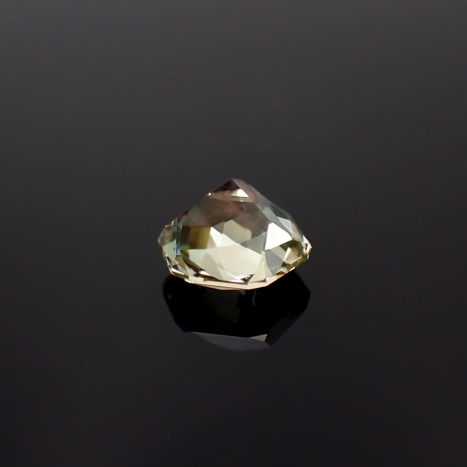 ◇カスタムヘキサゴン・チェッカーカット◇バイカラーオレゴンサンストーン アメリカ・オレゴン州産 2.46ct[231224665]8.4x8.4mm前後