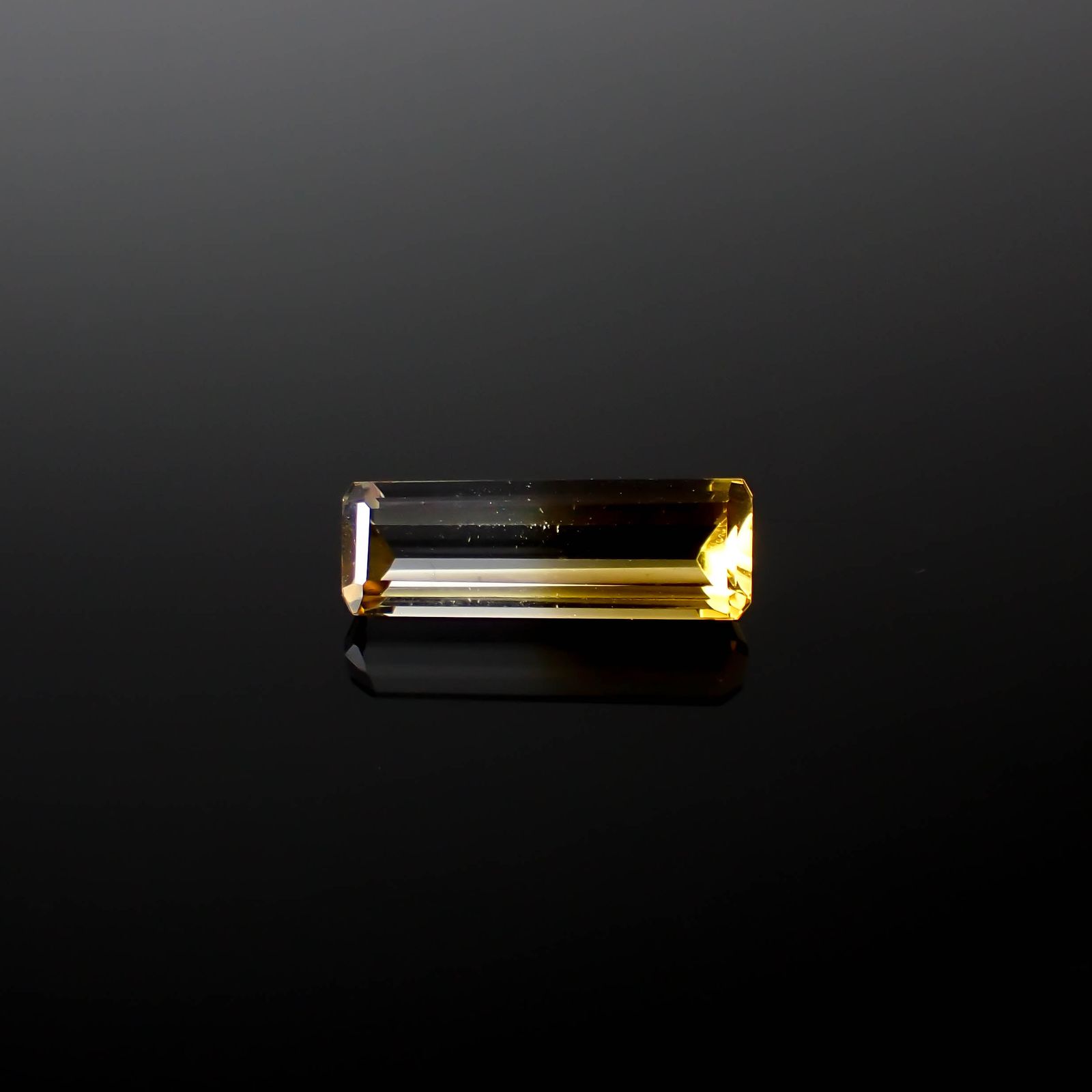 バイカラーシトリン ブラジル・ミナスジェライス州産 4.94ct[240326454]18x6mm前後