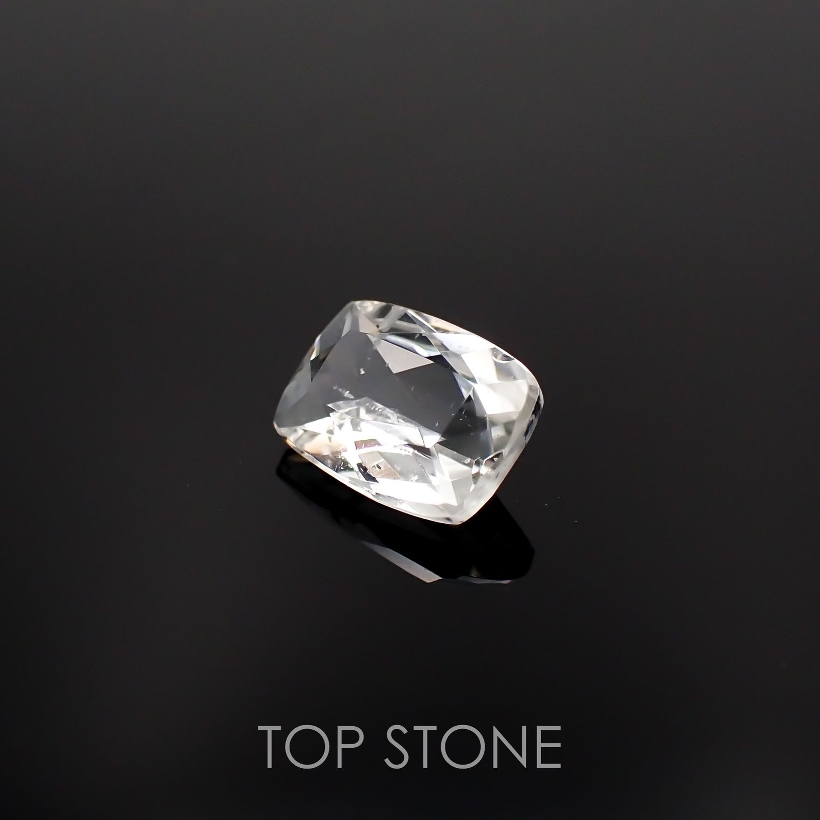 オリゴクレース(宝石名オリゴクレース)ブラジル産 0.73ct 識別済[221219446]7x5mm前後