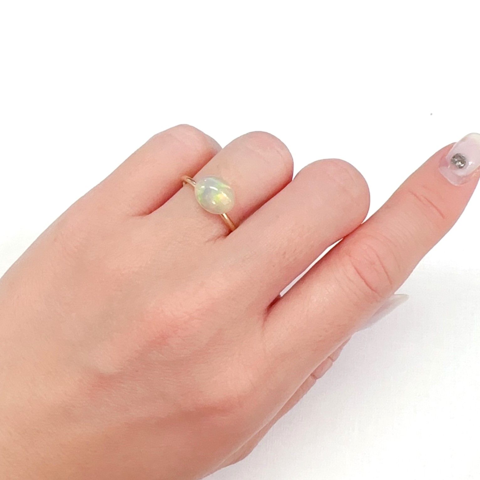 エチオピアオパール(宝石名オパール)エチオピア産 1.21ct 識別済[231224641]10x8mm前後