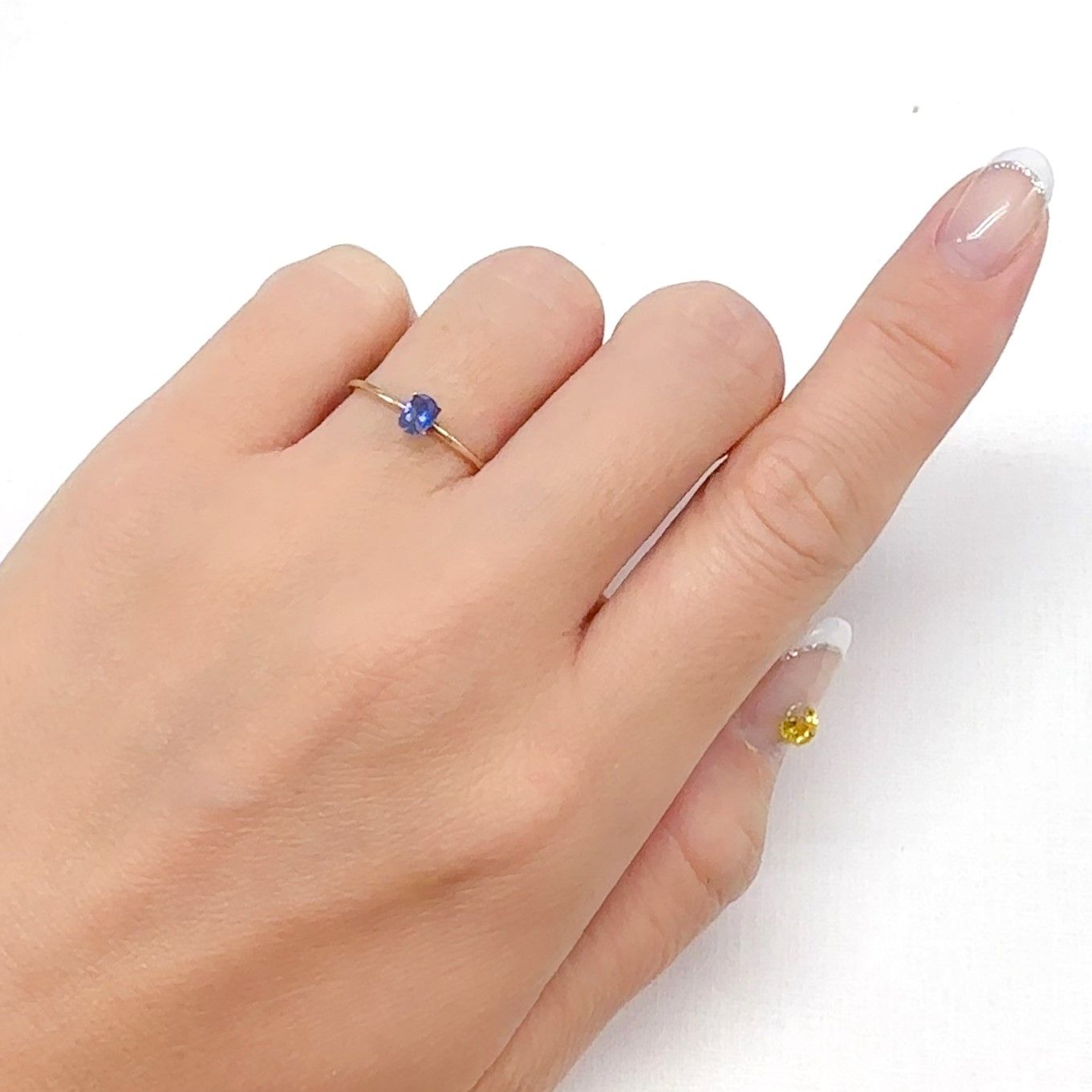 デュモルチェライト マダガスカル産 0.19ct[240728598]4.4x3mm