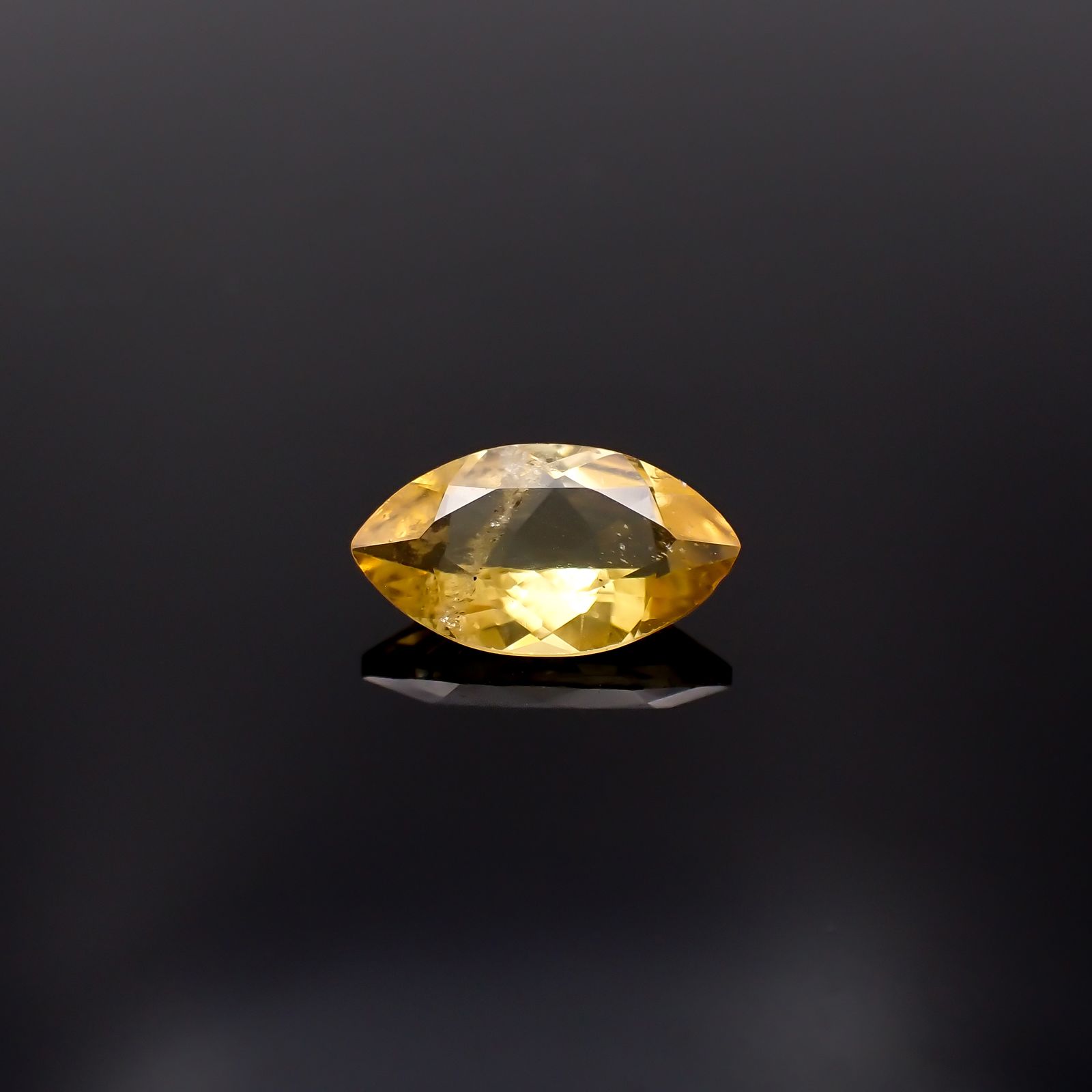コンドロダイト(宝石名コンドロダイト)タンザニア産 1.069ct ソ付(彩珠)[231225225]9.7x5.4mm前後