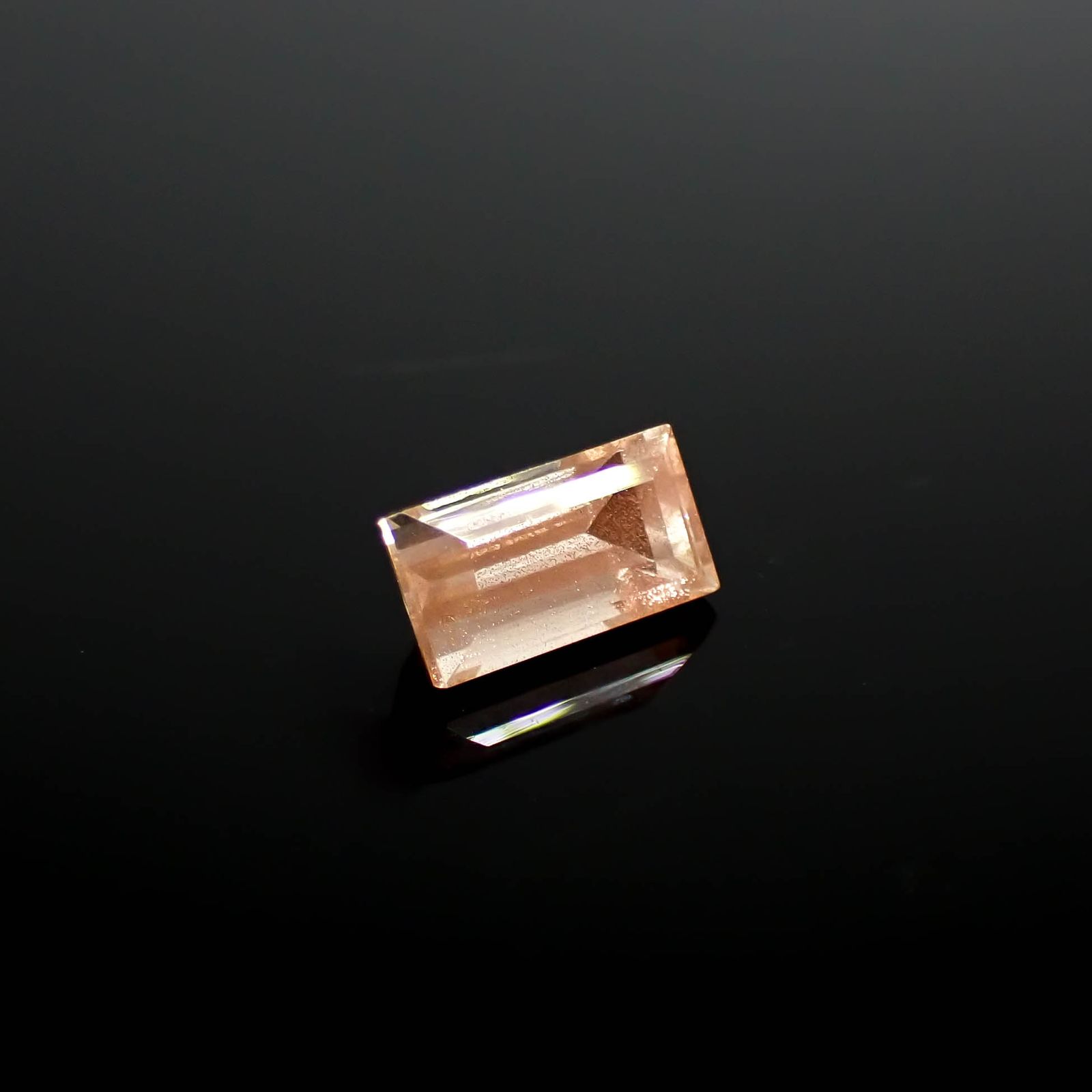 オレゴンサンストーン アメリカ・オレゴン州産 0.98ct[240627869]7.5x4mm前後