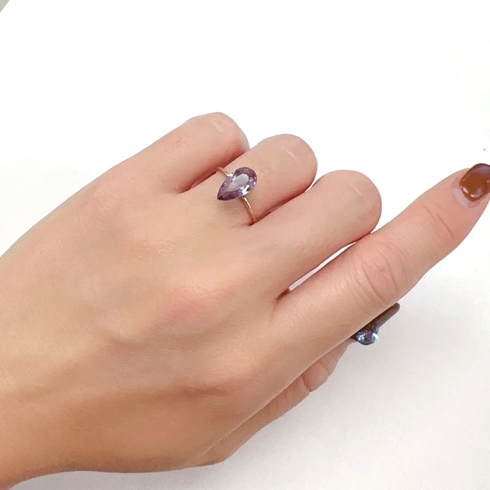 カラーシフト ピンクダイアスポア(宝石名ダイアスポア)アフガニスタン産 1.883ct ソ付(日独)[231124287]11.3x6.3mm前後