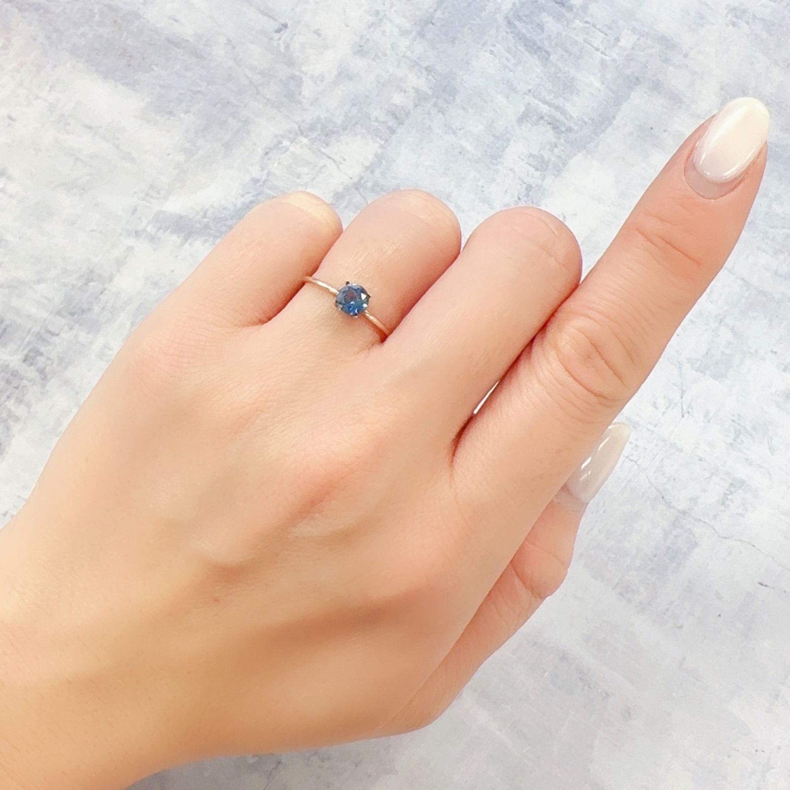 モンタナサファイア アメリカ・モンタナ州産 0.65ct[230220560]5.1x5mm前後