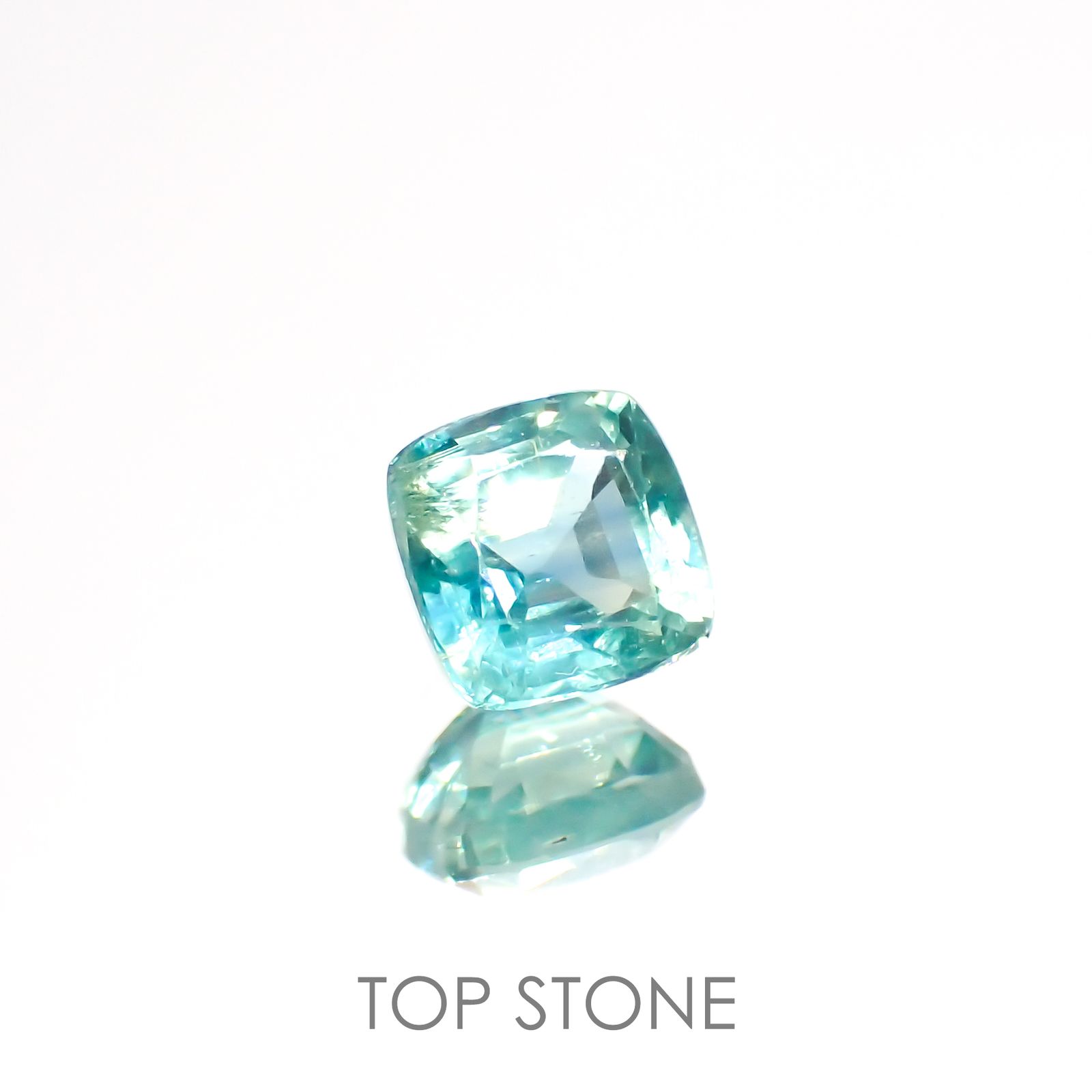 バイカラーカイヤナイト(宝石名カイヤナイト)ネパール産 0.98ct 識別済[220115365]5.1x5mm前後