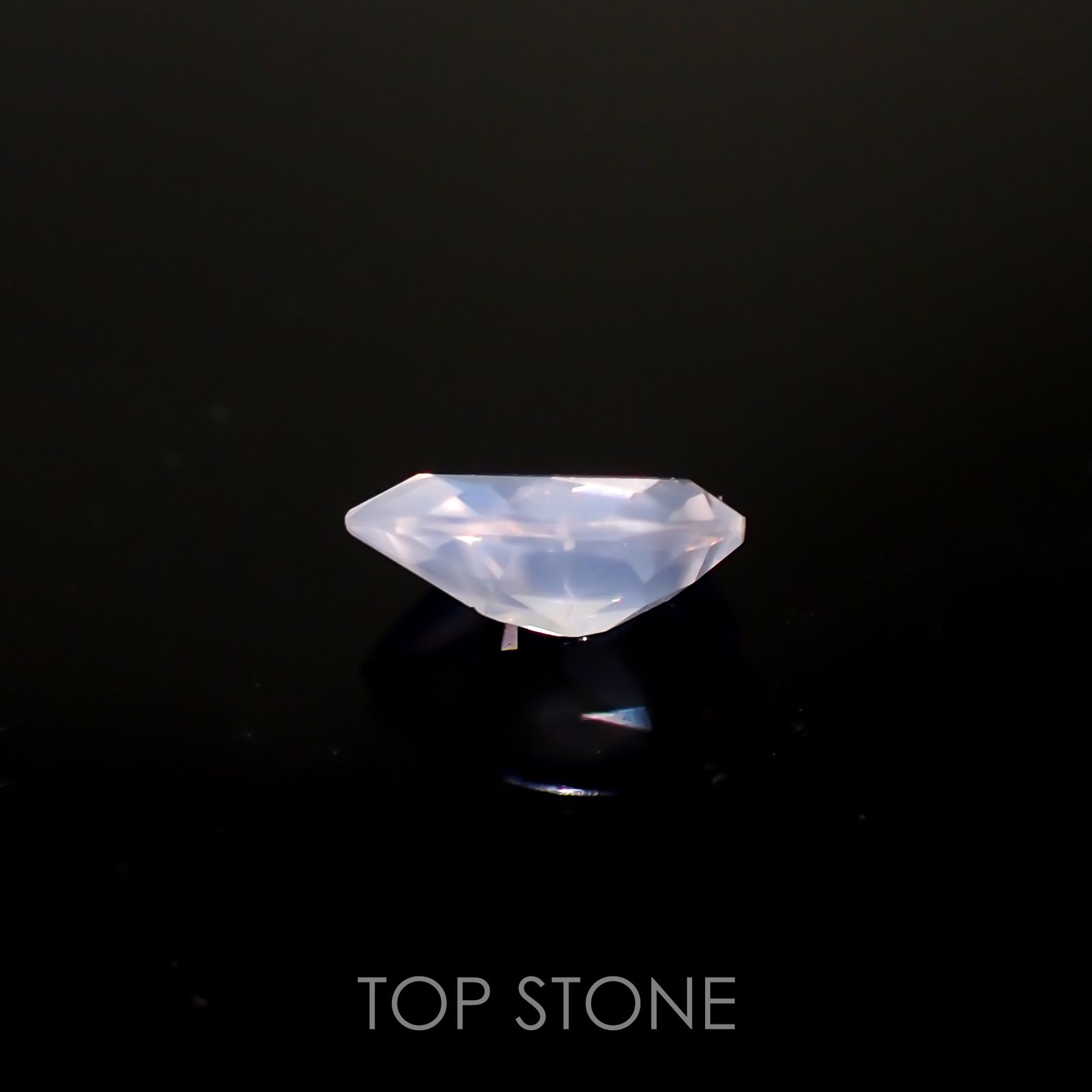ムーンストーン(宝石名ムーンストーン)インド/スリランカ産 0.51ct 識別済[220515804]6.9x4.9mm前後