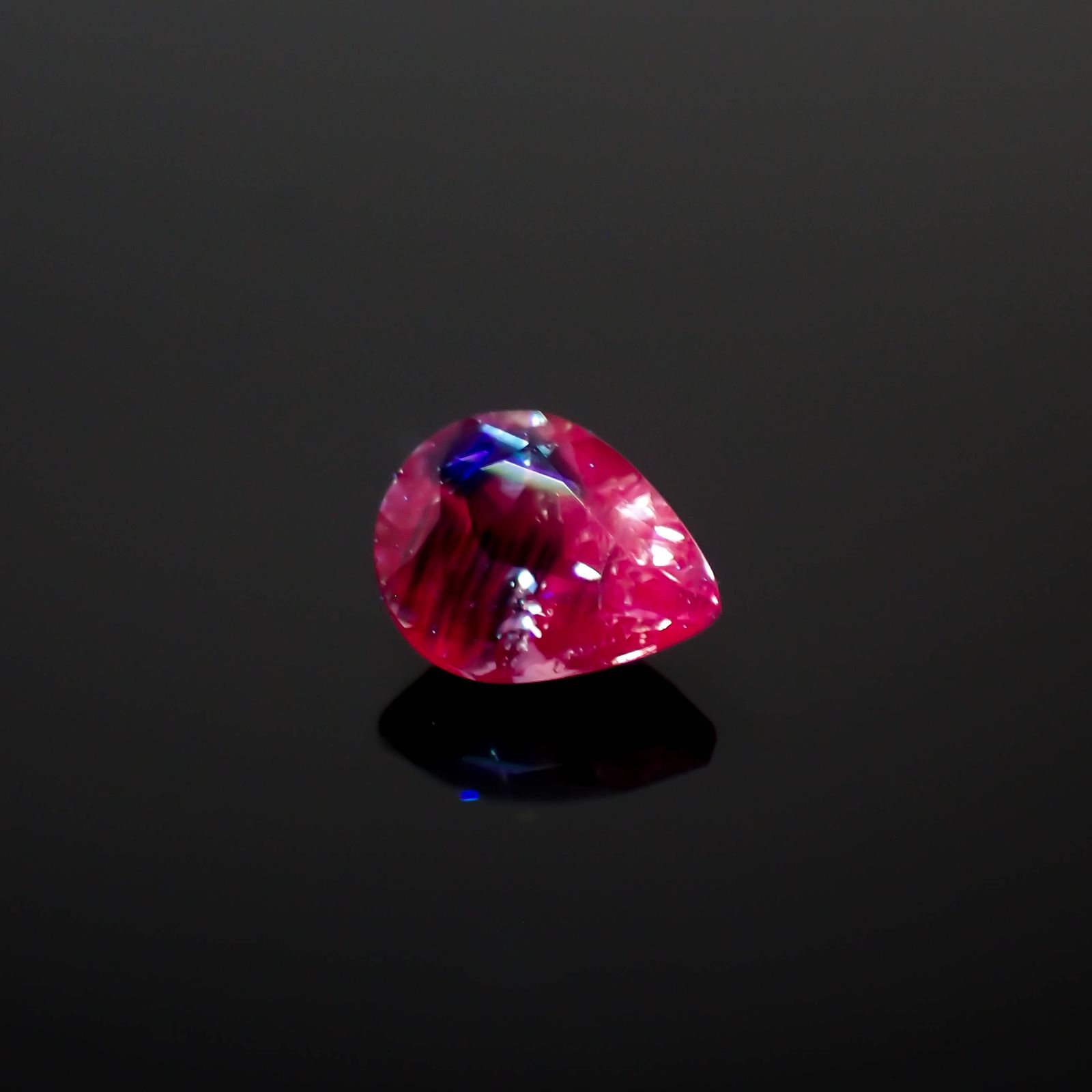 ウィンザーサファイア タンザニア・ウィンザー産 0.32ct[230521975]4.6x3.6mm前後