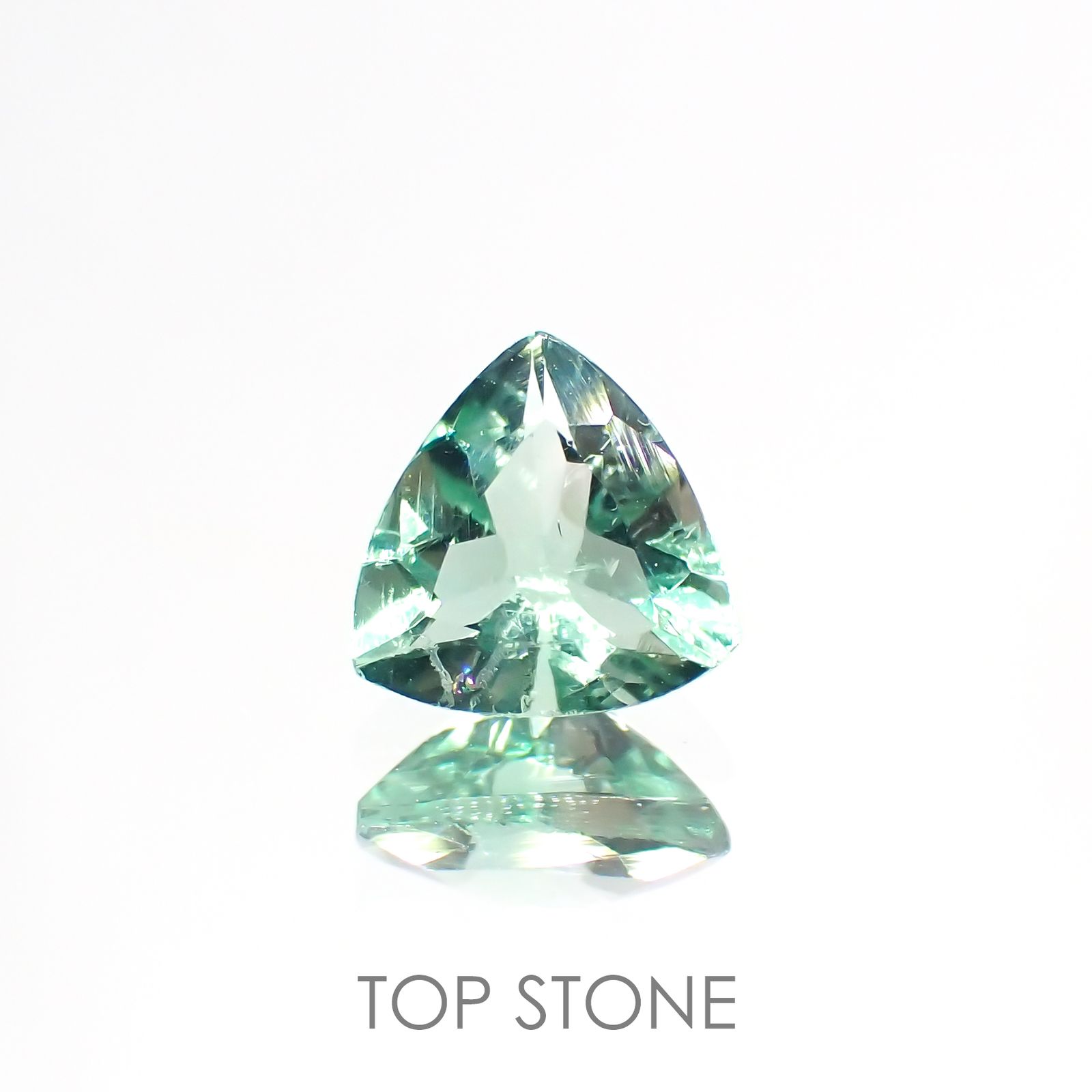 フローライト フルオレッセンス(宝石名フルオライト)イギリス・ロジャリー鉱山産 1.1ct 識別済[211113778]6.8x6.9mm前後