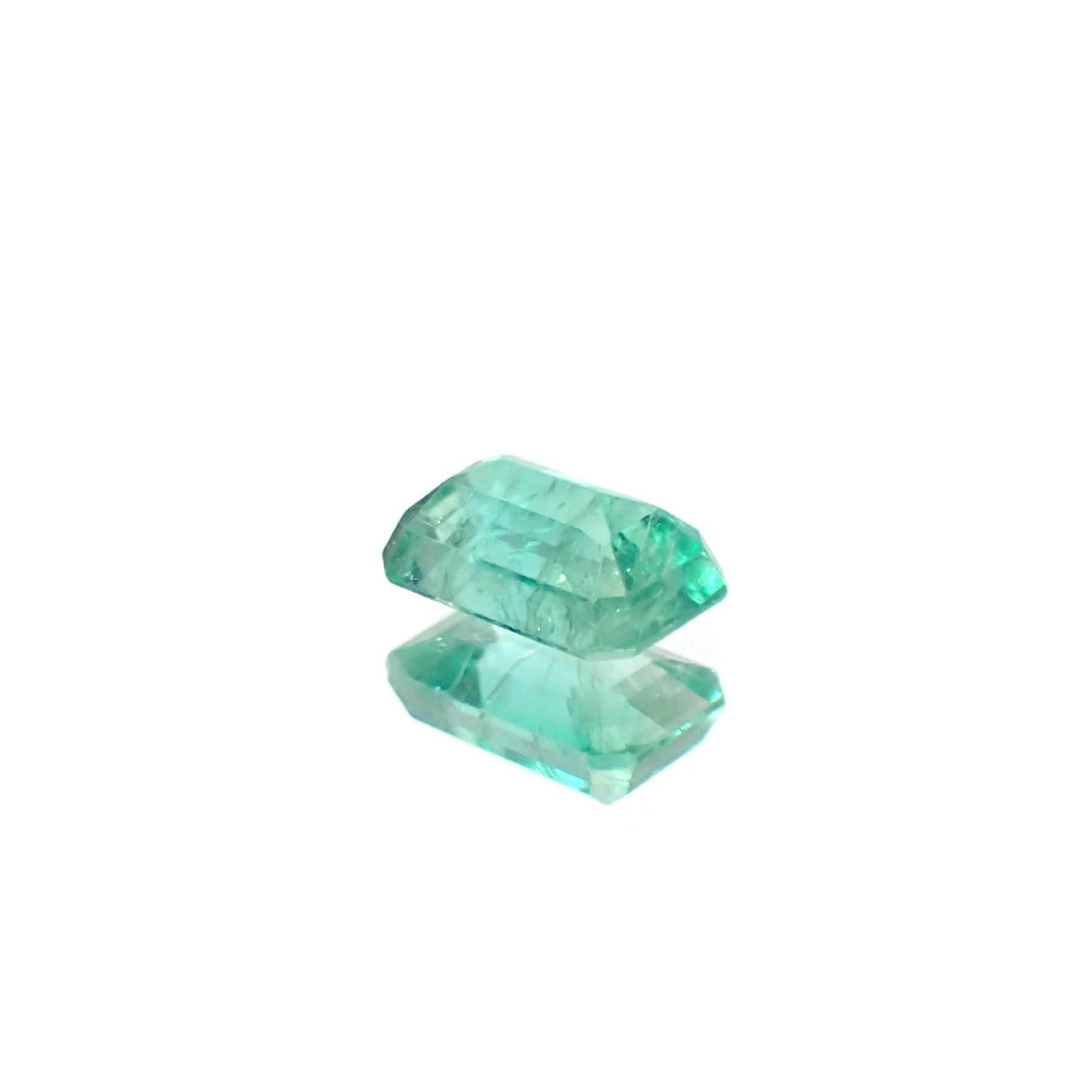 エメラルド ザンビア産 0.53ct [250430228]6x3.9mm前後
