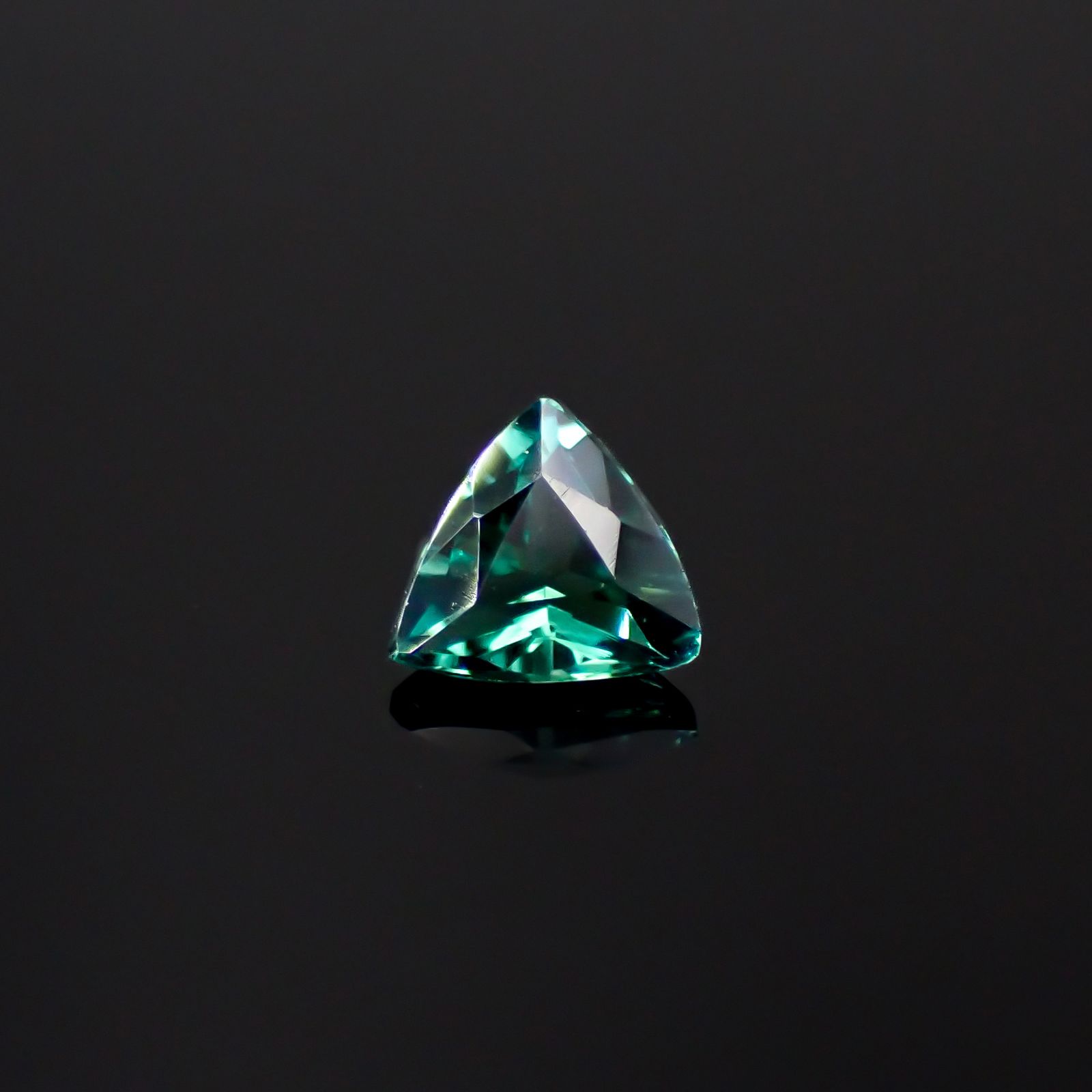ブルーグリーントルマリン ブラジル産 0.24ct[240628382]4.5x4.2mm前後