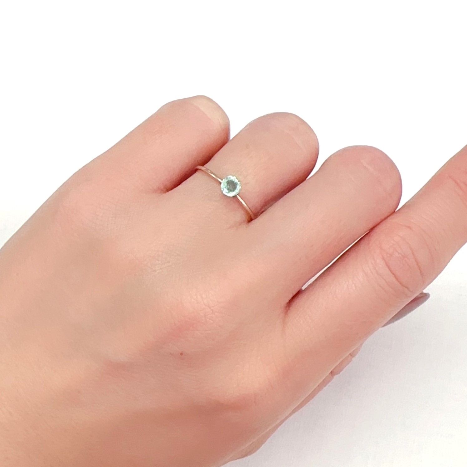 パステルカラーエメラルド コロンビア産 0.24ct[240225941]4x4mm前後