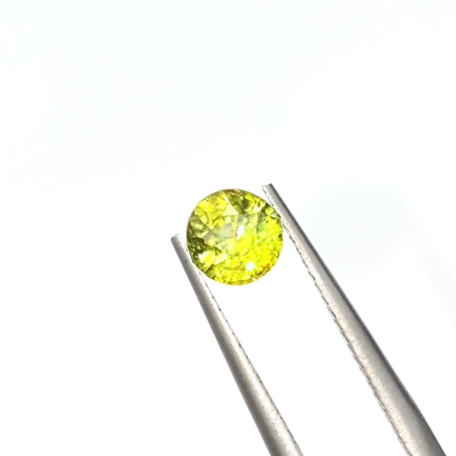 スフェーン(宝石名スフェーン)マダガスカル産 0.68ct 識別済[230120088