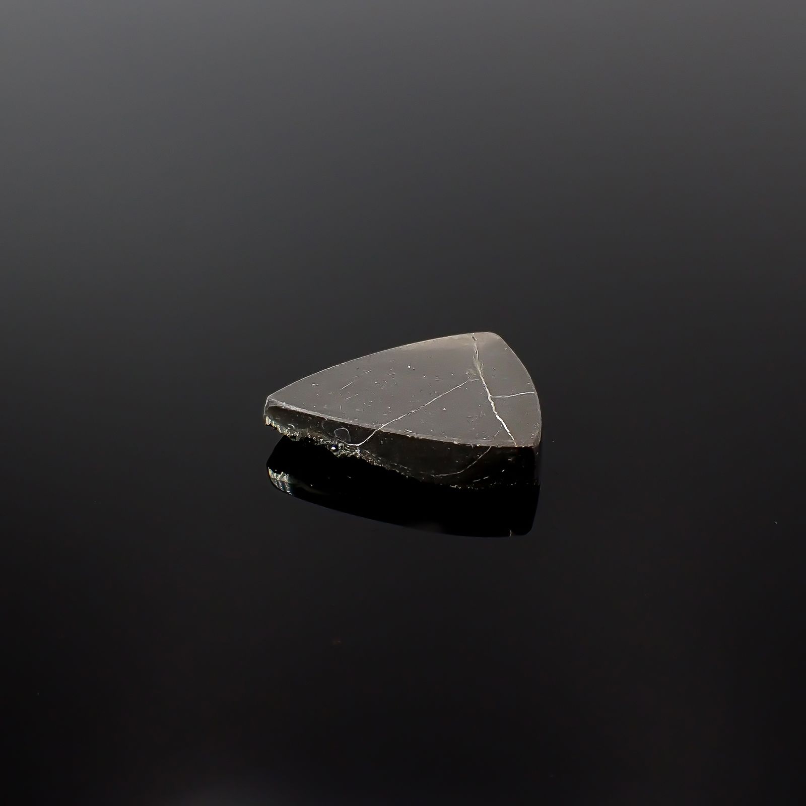 レインボーパイライト 原石 ロシア産 10.91ct[240527466]20.8x16.9mm前後