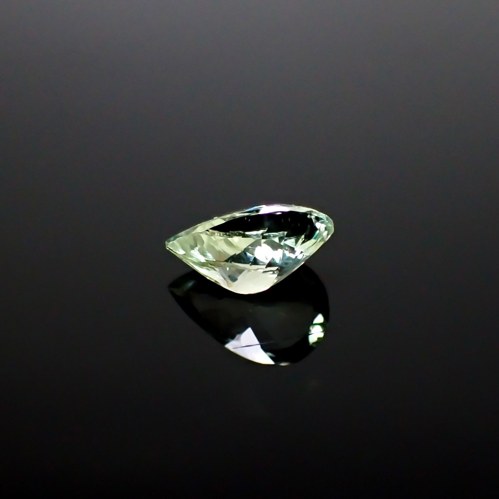 バナジウムクリソベリル(宝石名クリソベリル)マダガスカル産 1.422ct ソ付(日独)[250330092]8.95x5.95mm前後