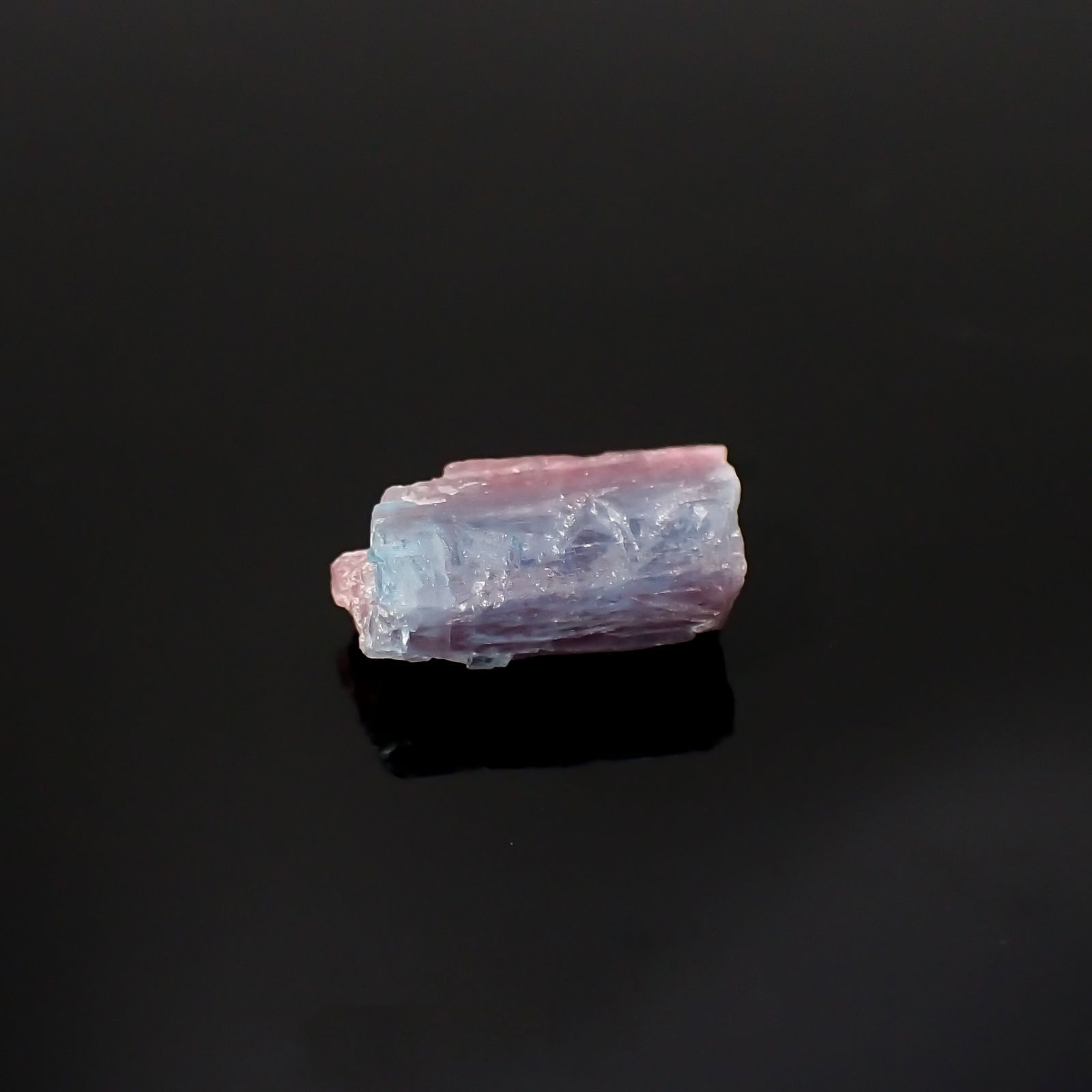 バイカラーパライバトルマリン 原石 ブラジル産 3.23ct[220516014]12.1x5.9mm前後