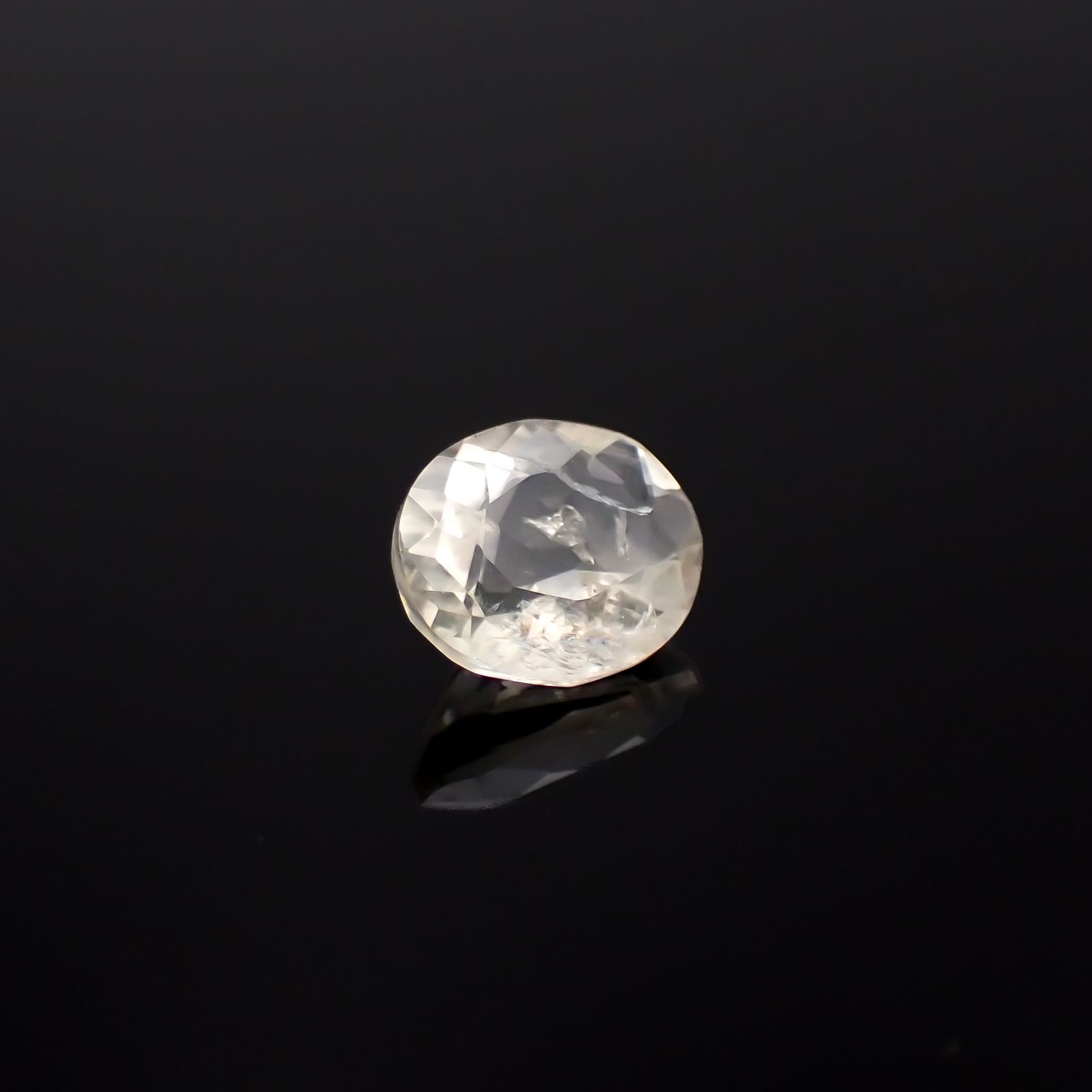 リューサイト(宝石名リューサイト)イタリア産 0.96ct 識別済[231225047]7.3x6.3mm前後