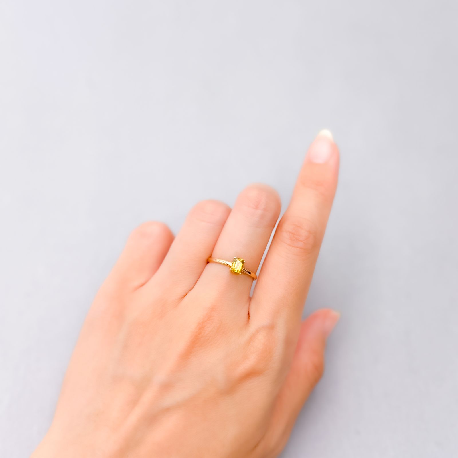 クリノゾイサイト(宝石名クリノゾイサイト)パキスタン産 0.38ct 識別済[250630598]4.7x3.4mm前後
