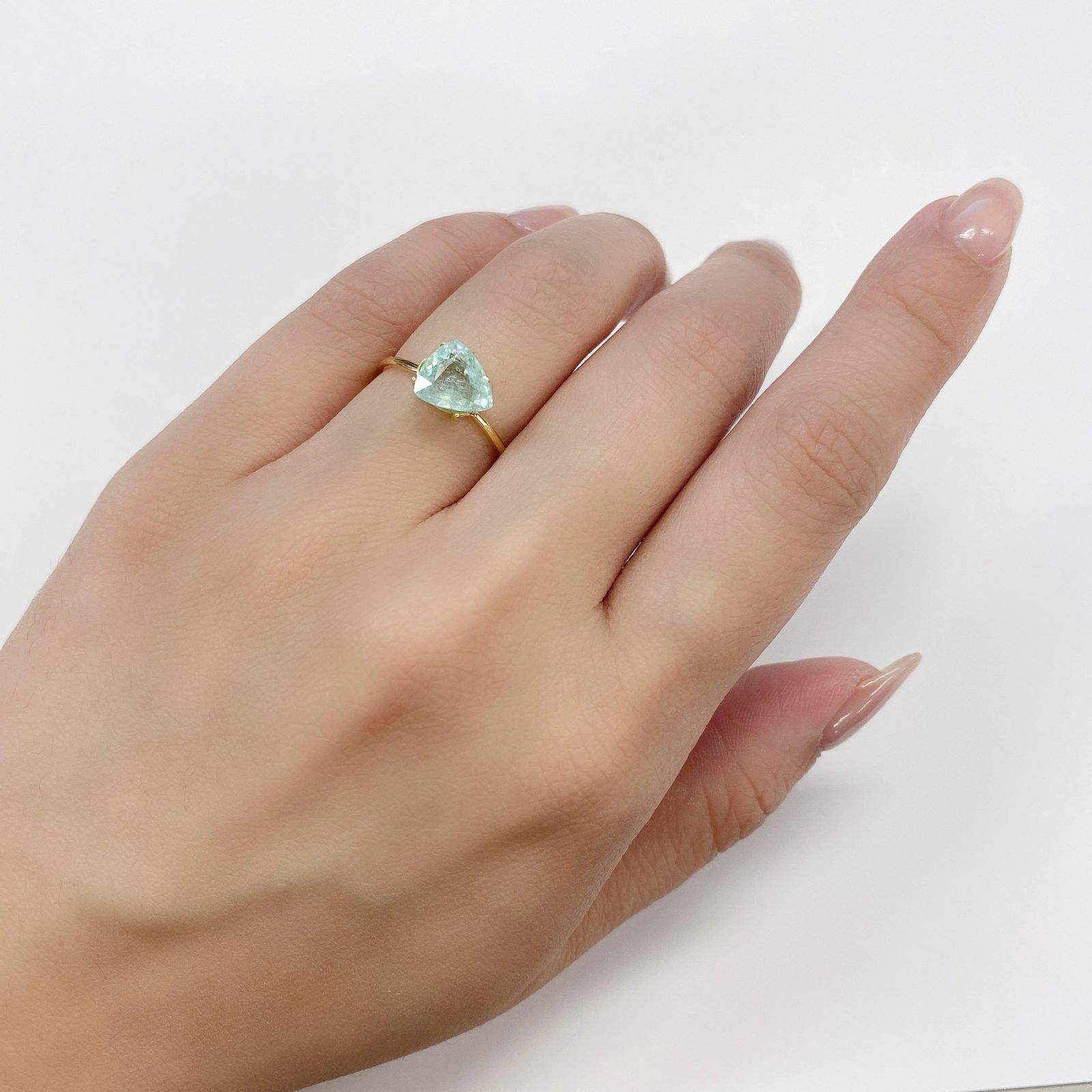 パライバトルマリン(宝石名トルマリン/別名パライバ・トルマリン) モザンビーク産 1.57ct 識別済[21059398]7.5×8.1mm前後