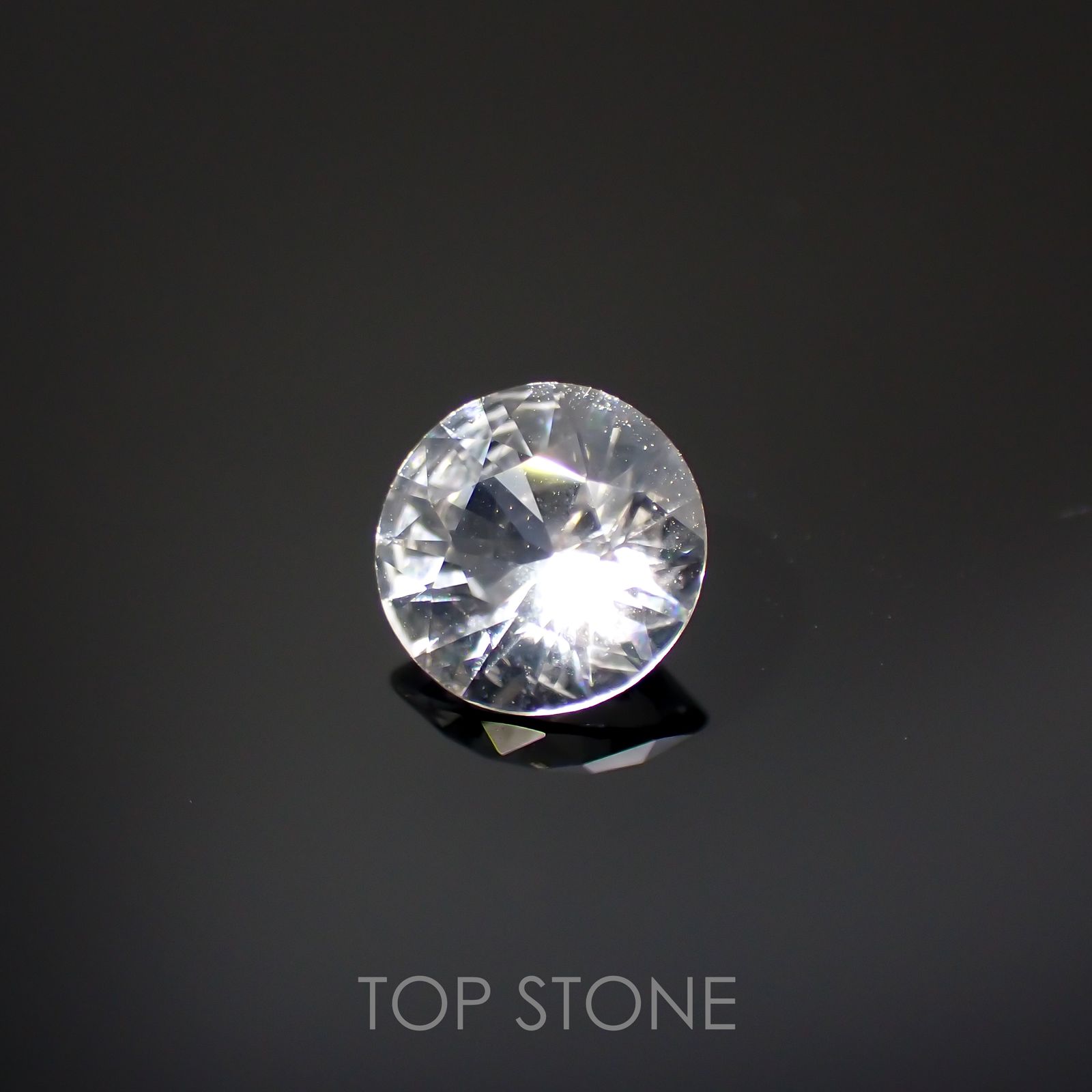 フェナカイト(宝石名フェナカイト)ブラジル産 0.83ct 識別済[220115166]6.5x6.5mm前後