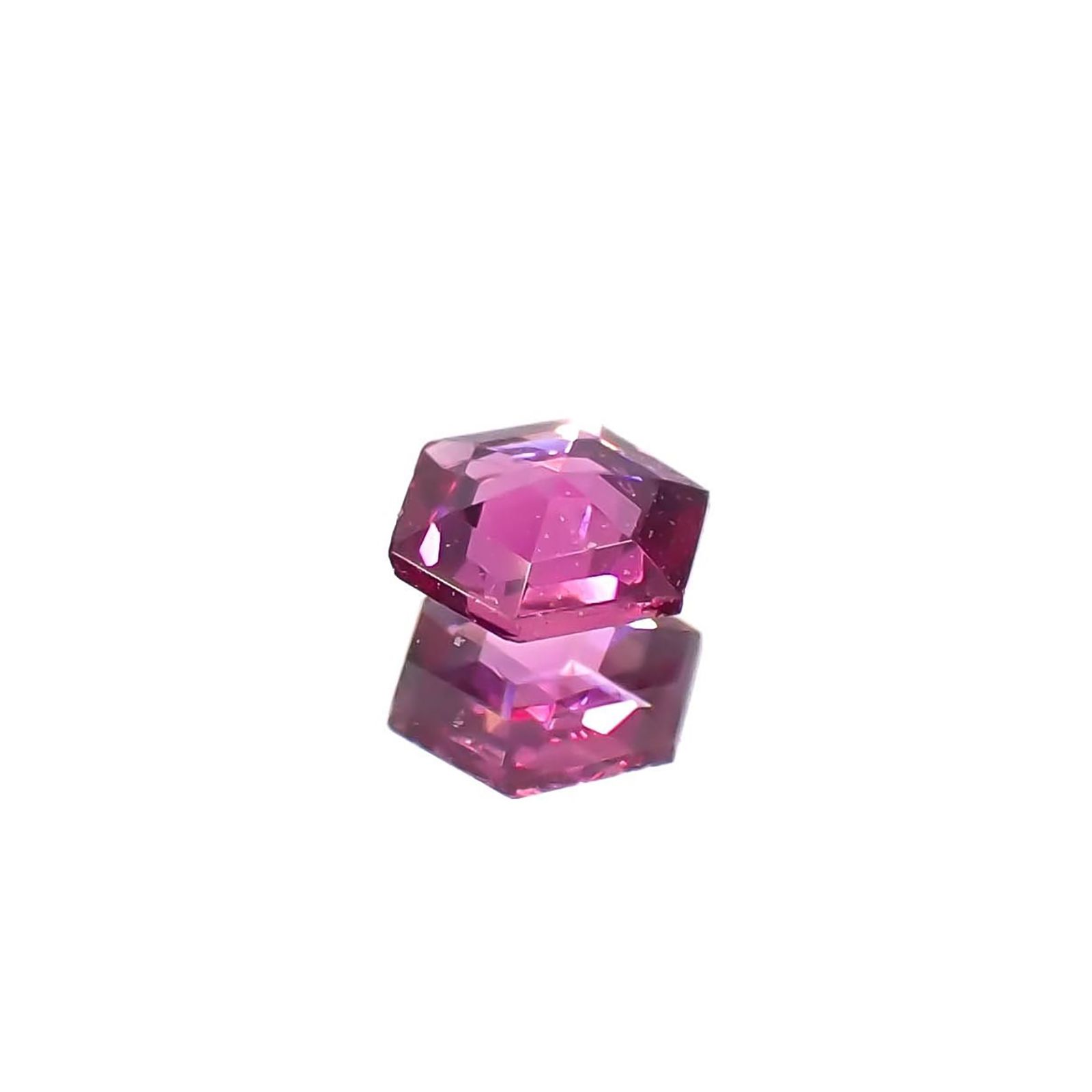 ◇ヘキサゴンカット◇ルビー 非加熱 モザンビーク産 0.12ct / 3x3mm前後 [240427103]