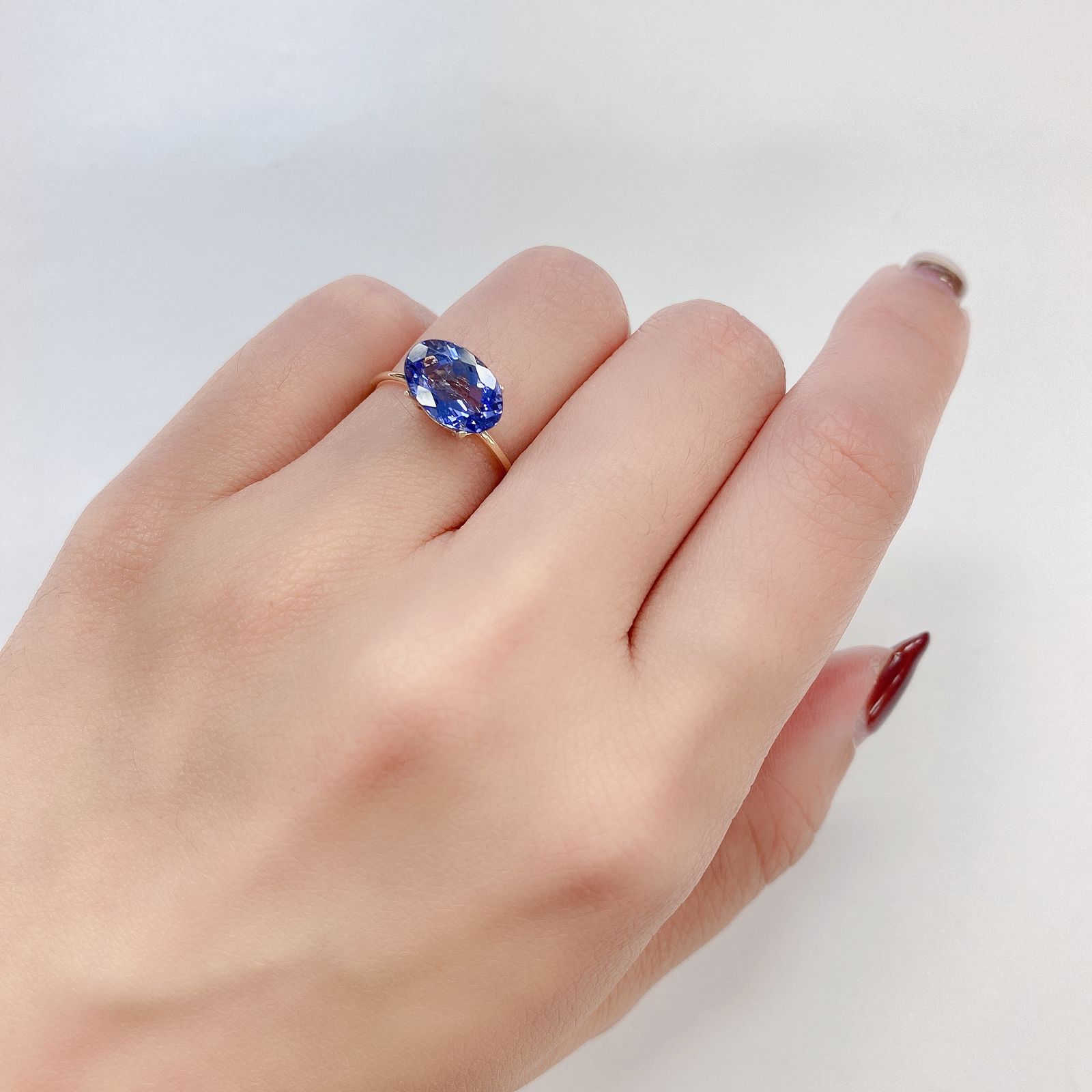 タンザナイト(宝石名タンザナイト) タンザニア産 2.022ct ソ付(彩珠)[21019452]10.1×6.7mm前後