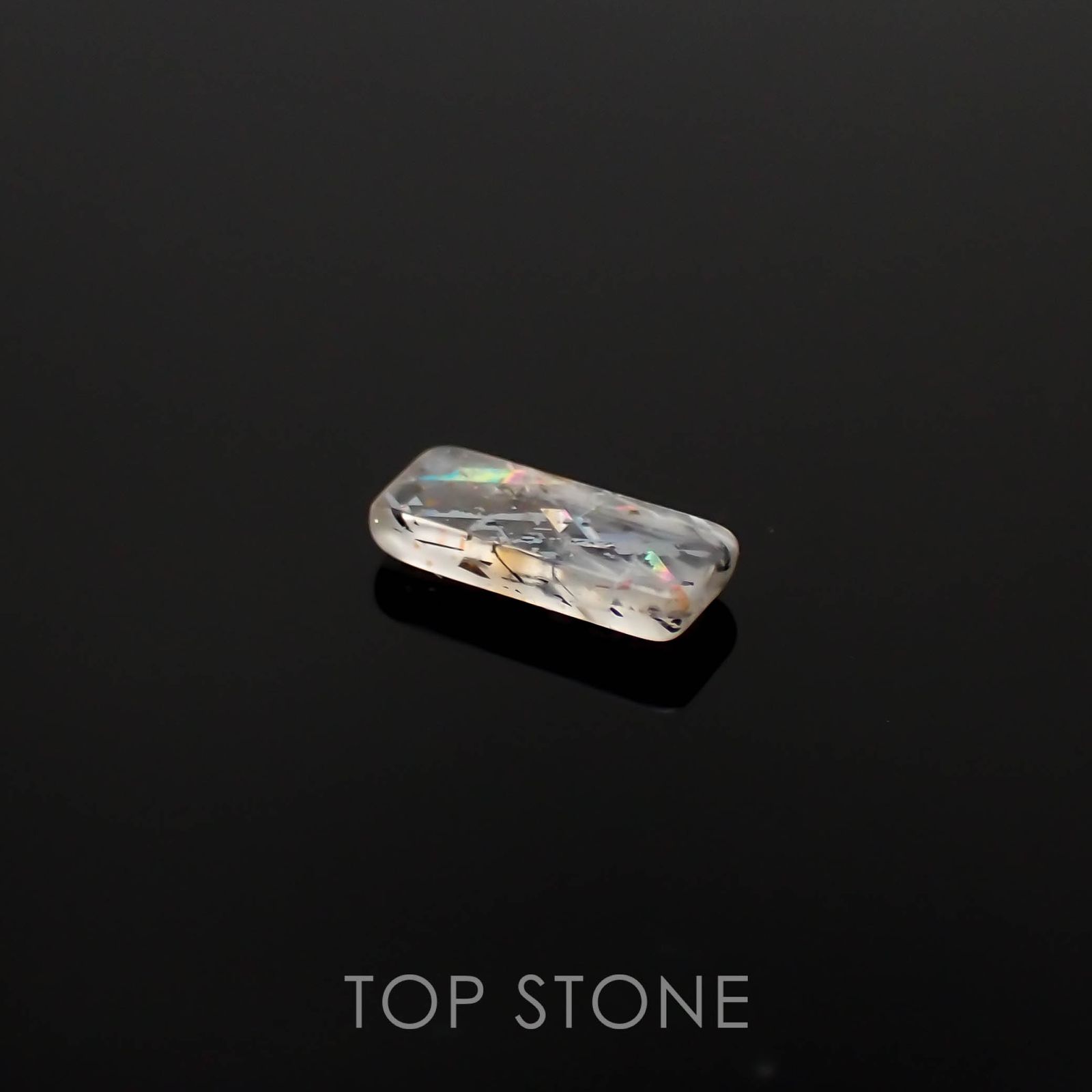 レインボーラティスサンストーン オーストラリア産 0.66ct[230220750]9.1x3.4mm前後