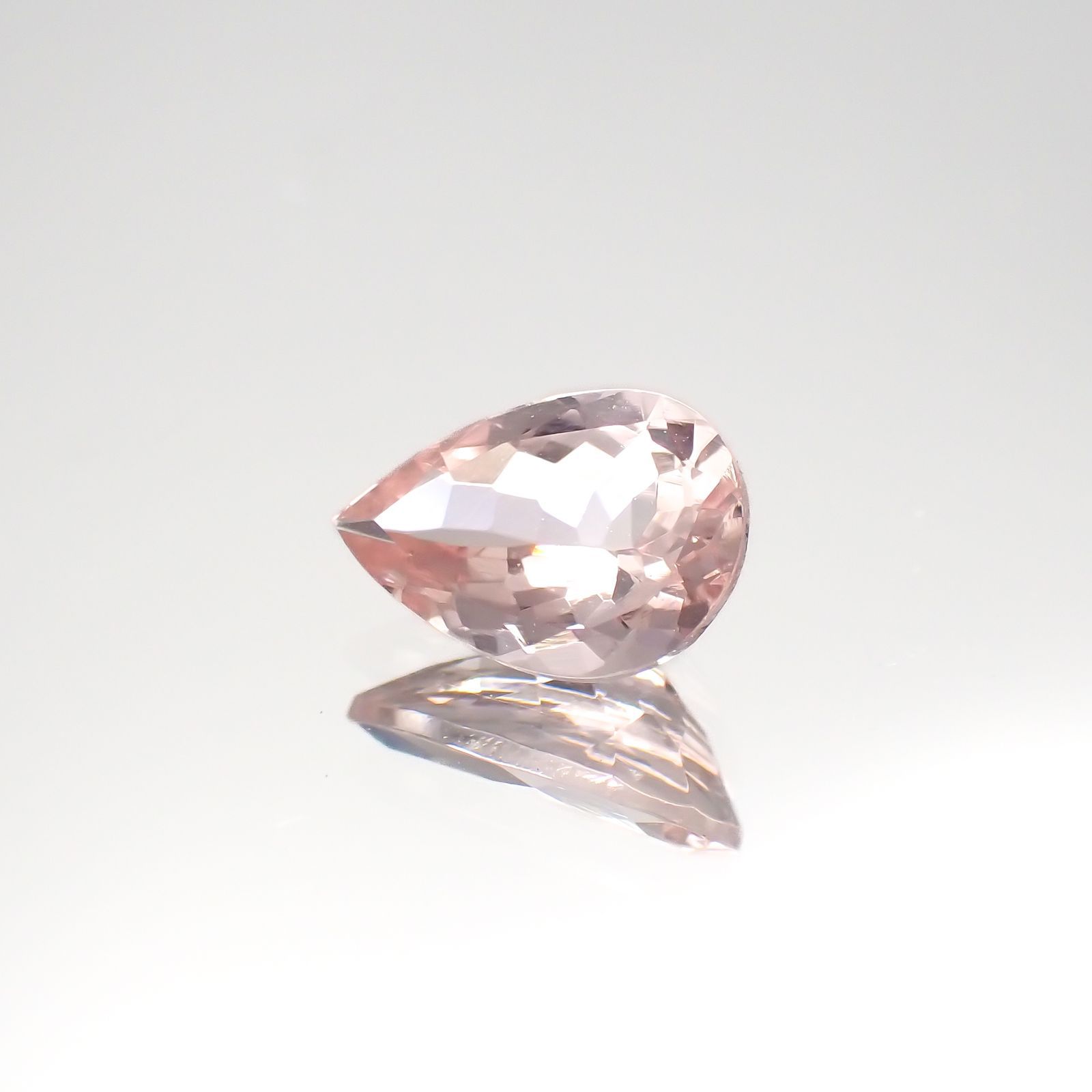 モルガナイト(宝石名モルガナイト)ナイジェリア産 1.04ct 識別済[220717066]9.1x6.2mm前後