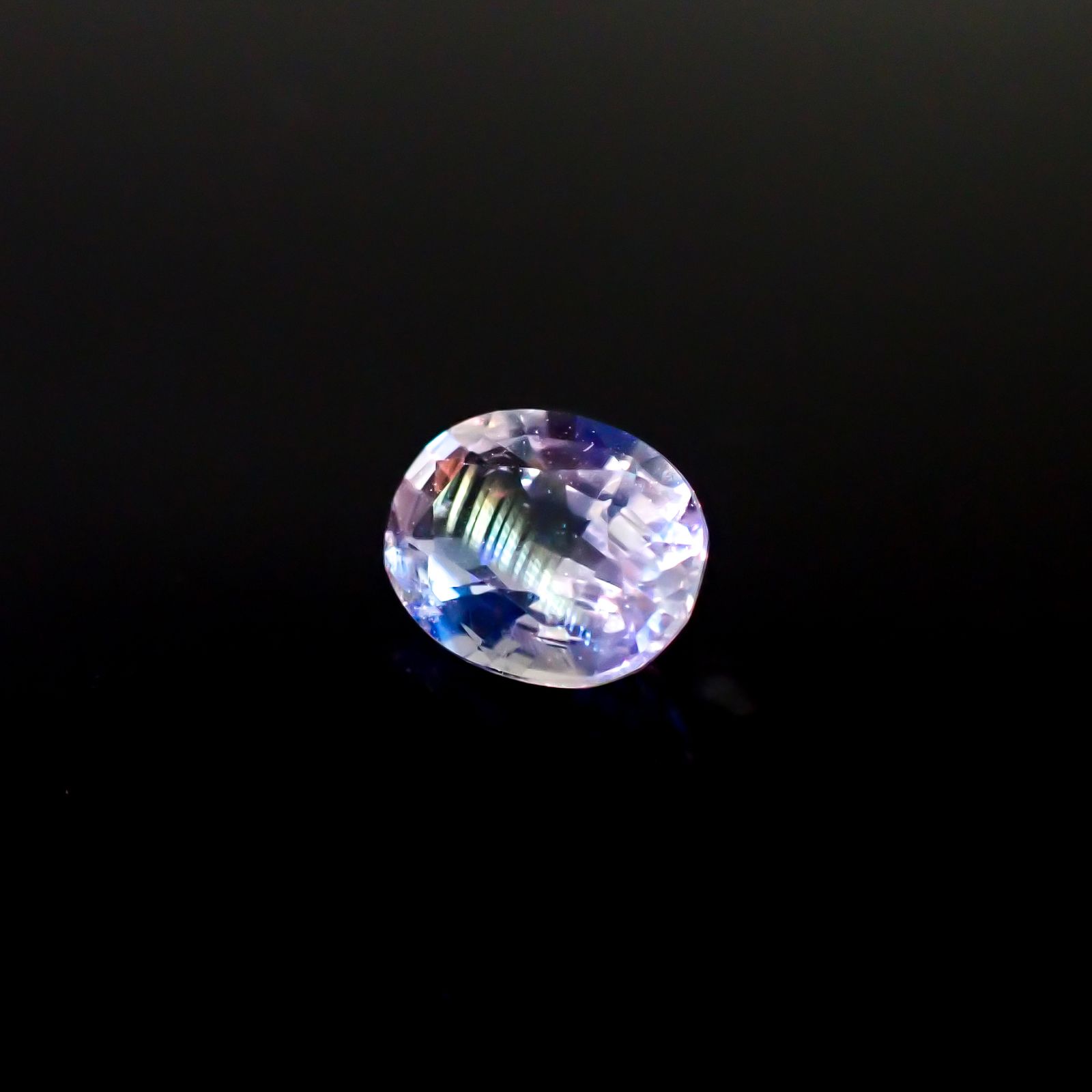 レインボームーンストーン マダガスカル産 1.03ct[240928969]7.6x5.8mm前後