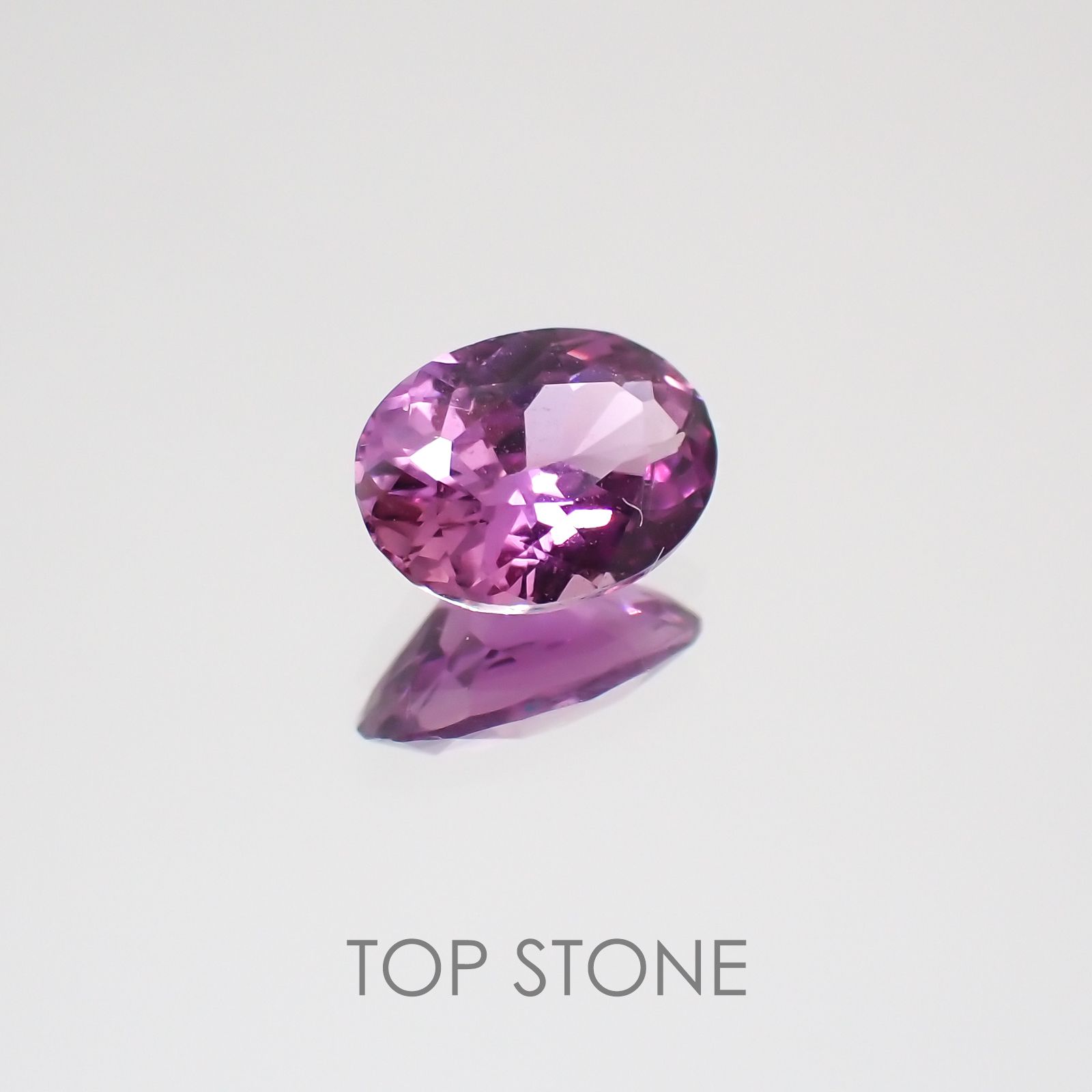 バイオレットサファイア非加熱(宝石名バイオレット・サファイア) マダガスカル産 0.75ct 識別済[21019212]6.6×4.8mm前後