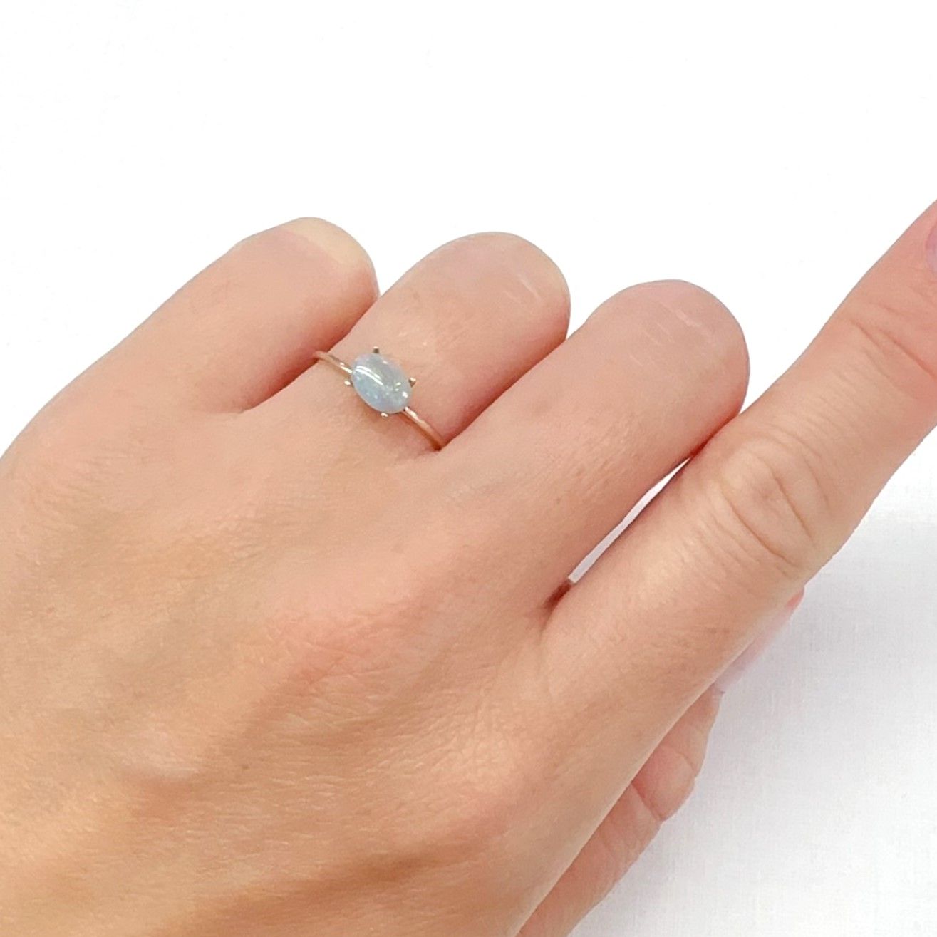 オパール オーストラリア産 0.30ct[240427327]6.8x4.8mm前後