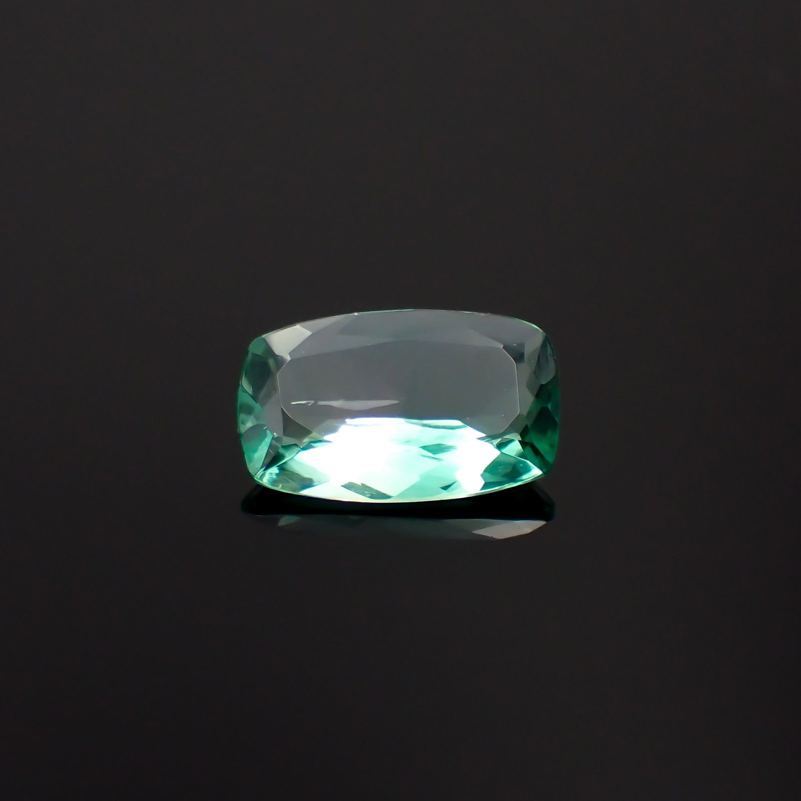 フローライト フルオレッセンス イギリス・ロジャリー鉱山産 3.06ct[230923322]12.4x7.7mm前後