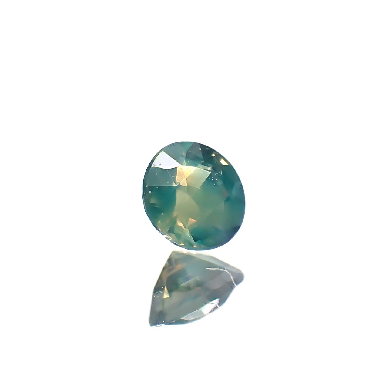 シルキーアレキサンドライト ブラジル・ミナスジェライス州ヘマチタ鉱山産 0.10ct[240929058]2.9x2.8mm前後