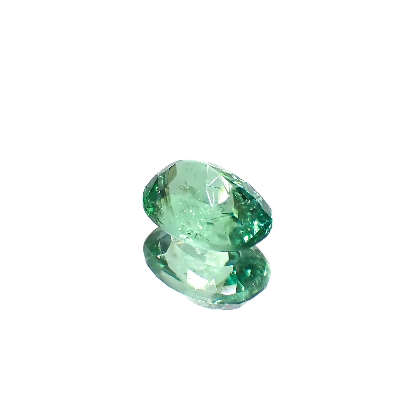 パライバトルマリン ブラジル・パライバ州バターリャ鉱山産 0.61ct[240928732]6.1x4.5mm前後