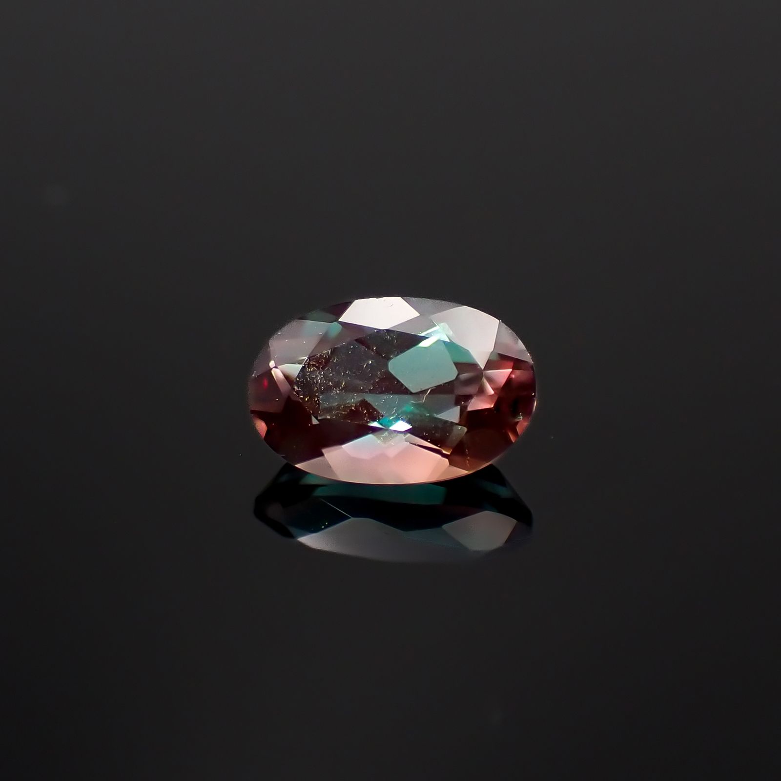 カラーチェンジアンデシン モンゴル産 0.40ct[230421471]5.9x3.8mm前後