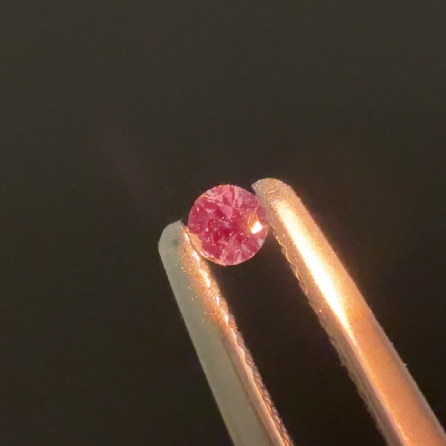 アレキサンドライト ロシア産 0.032ct [250530359]1.9x1.9mm前後 | TOP