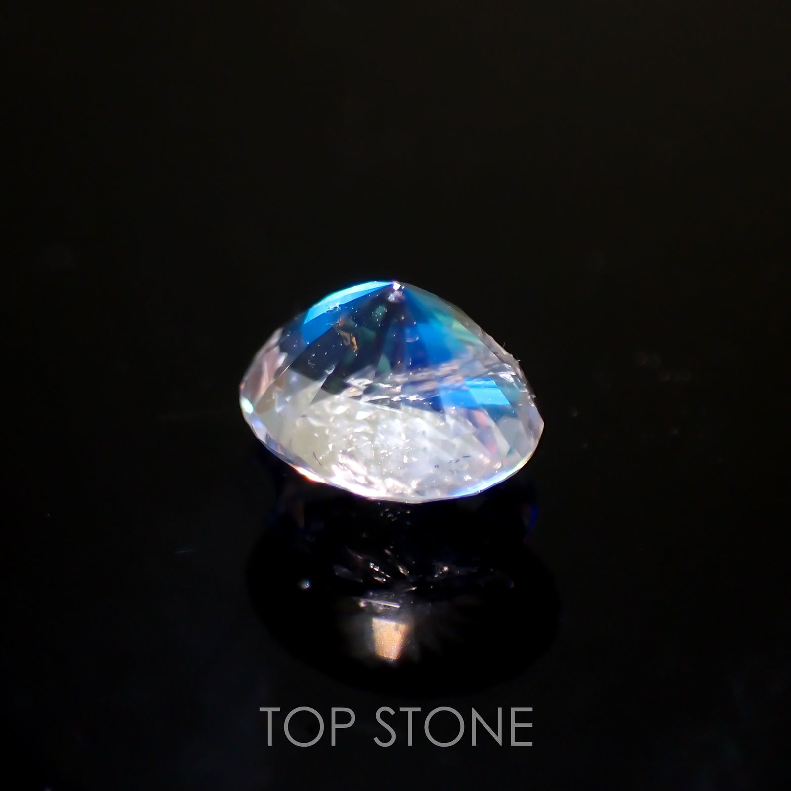 レインボームーンストーン(宝石名ラブラドライト)マダガスカル産 0.42ct 識別済[211113749]5.1x4.4mm前後