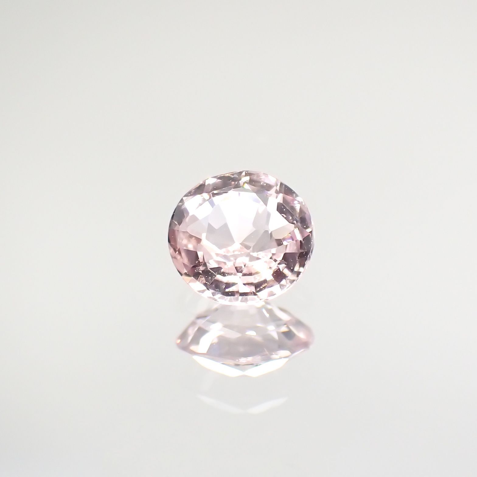 ピンクサファイア(宝石名ピンク・サファイア) マダガスカル/スリランカ産 0.47ct 識別済[210712555]4.6×4.6mm前後