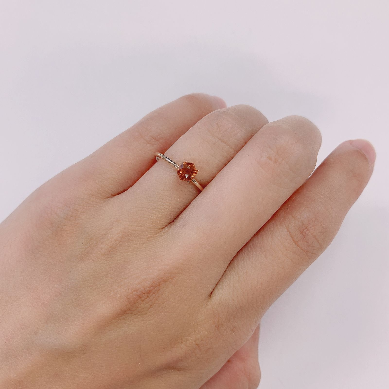 ◇ヘキサゴンカット◇ヘソナイトガーネット(宝石名ガーネット) スリランカ産 0.50ct 識別済[210812680]4.3×4.2mm前後