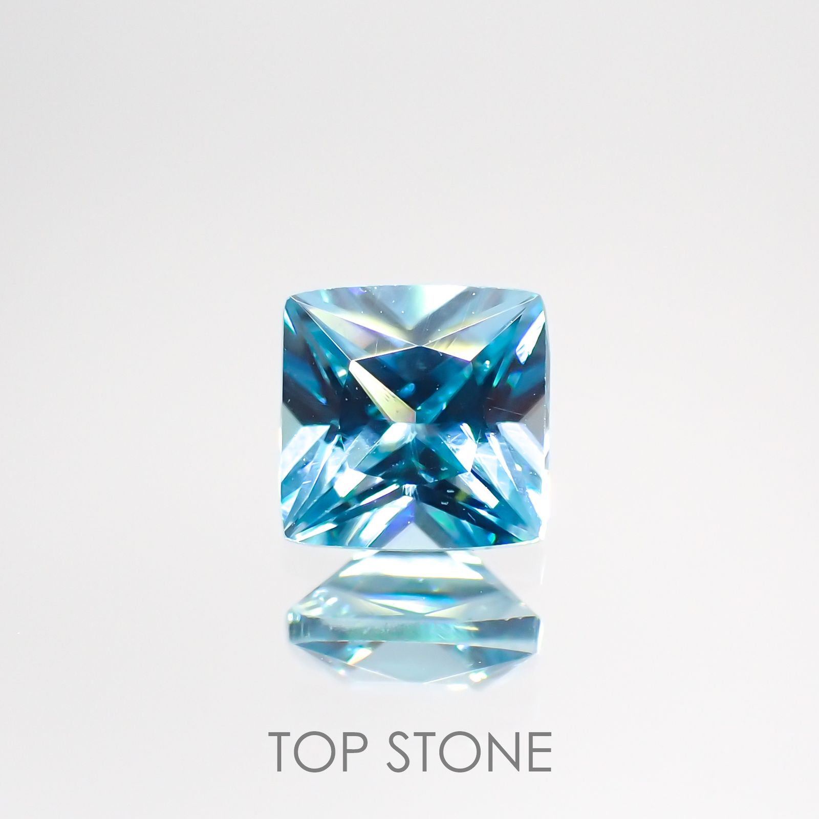 ◇プリンセスカット◇ブルージルコン(宝石名ジルコン) カンボジア産 0.95ct 識別済[210913434]5×4.9mm前後