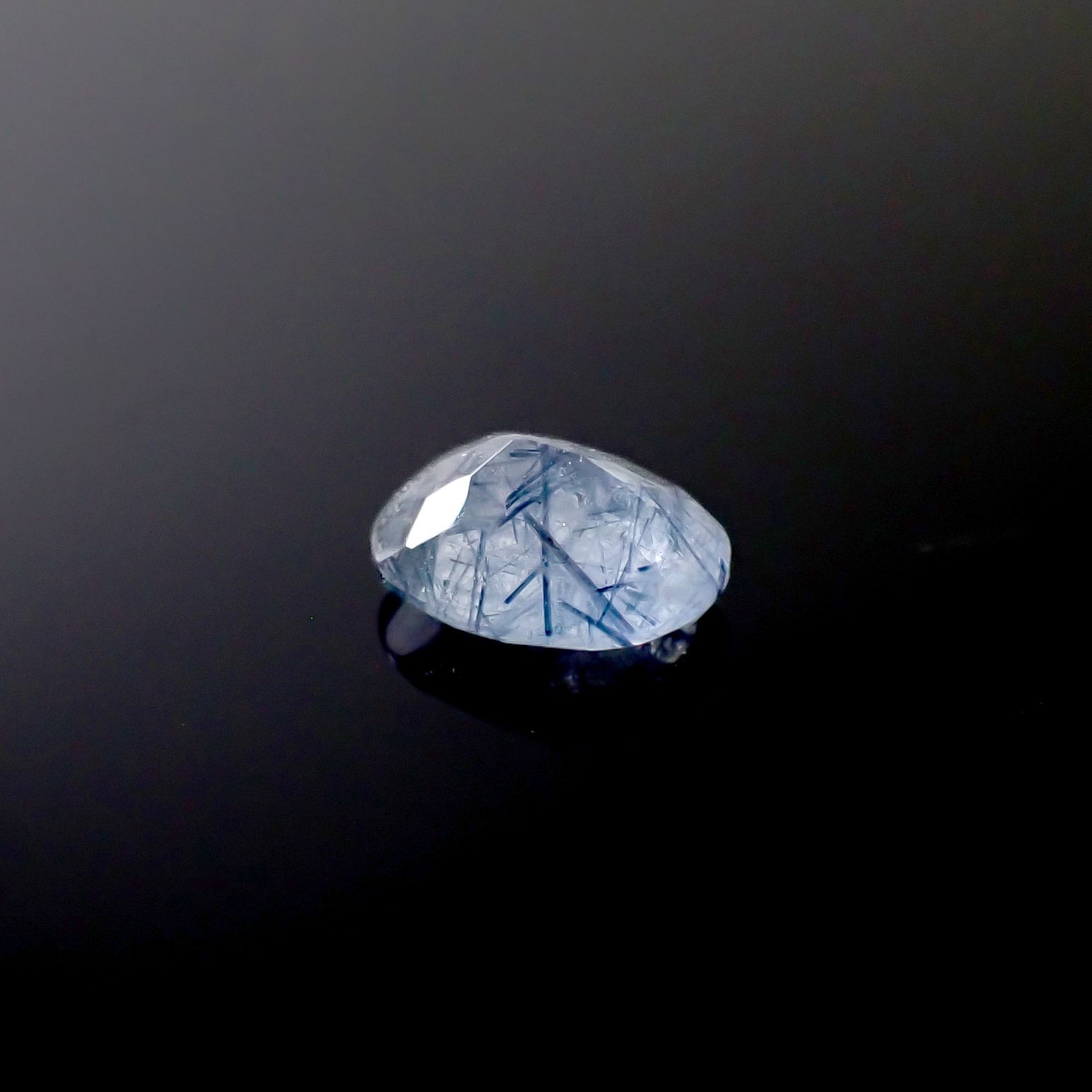 インディゴライトインクォーツ ブラジル産 1.62ct [241229602]8.9x7.1mm前後